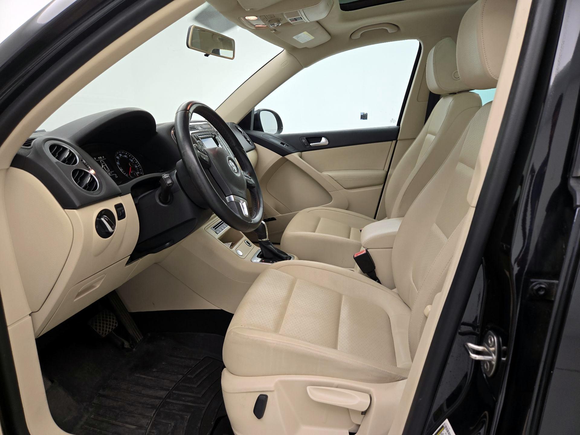 Thumbnail: 2014 Volkswagen Tiguan - 11