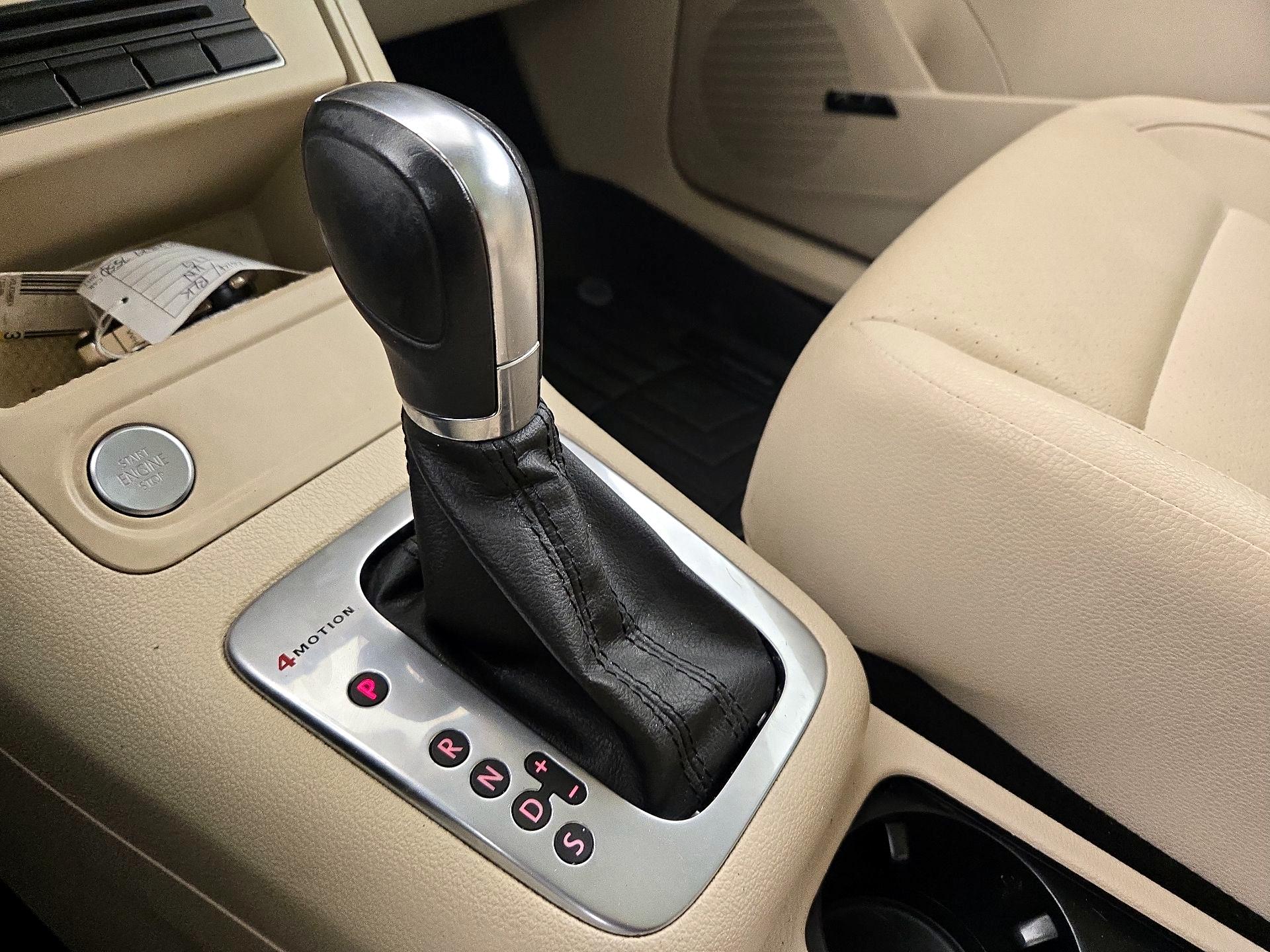 Thumbnail: 2014 Volkswagen Tiguan - 18