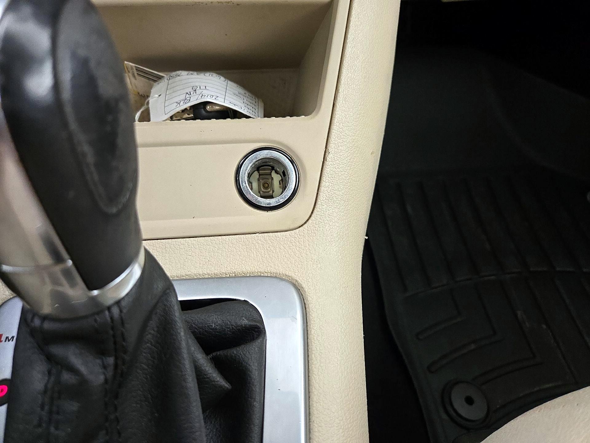 Thumbnail: 2014 Volkswagen Tiguan - 19