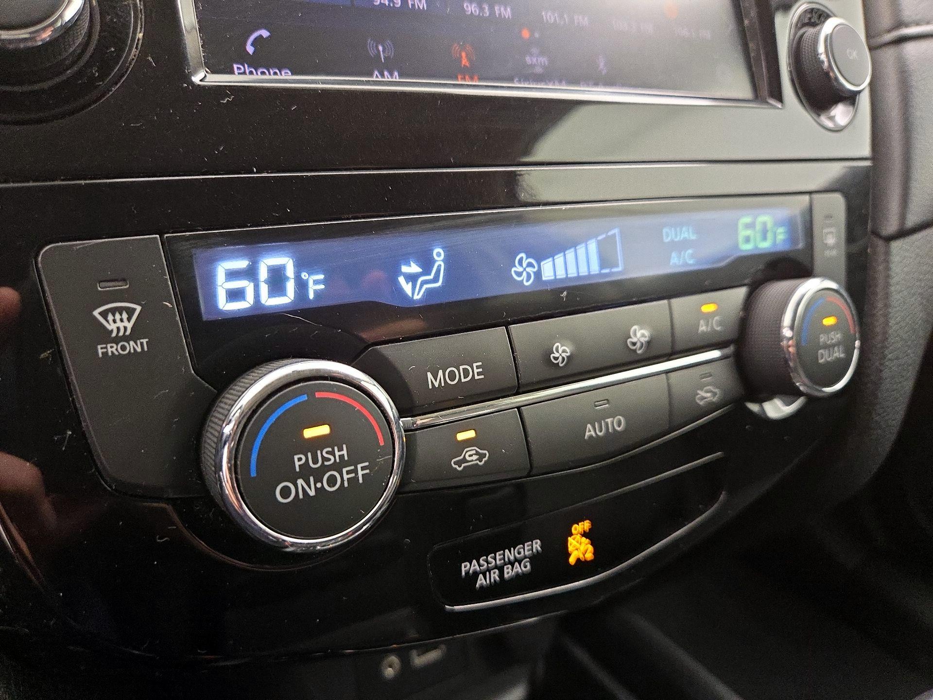Thumbnail: 2018 Nissan Rogue - 16