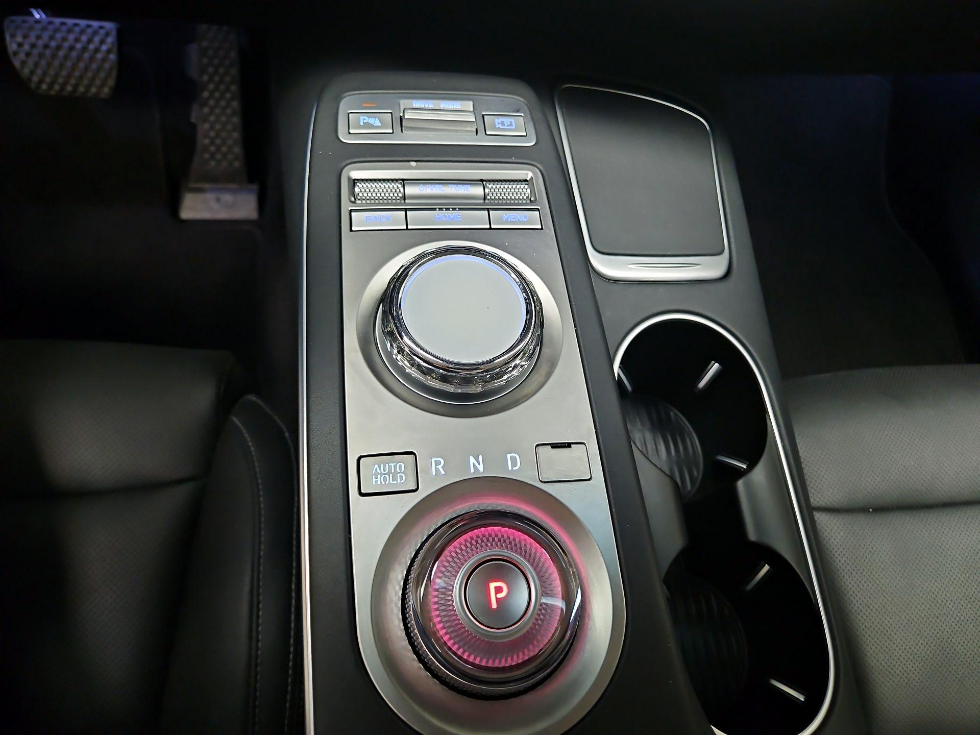 Thumbnail: 2022 Genesis GV70 - 18