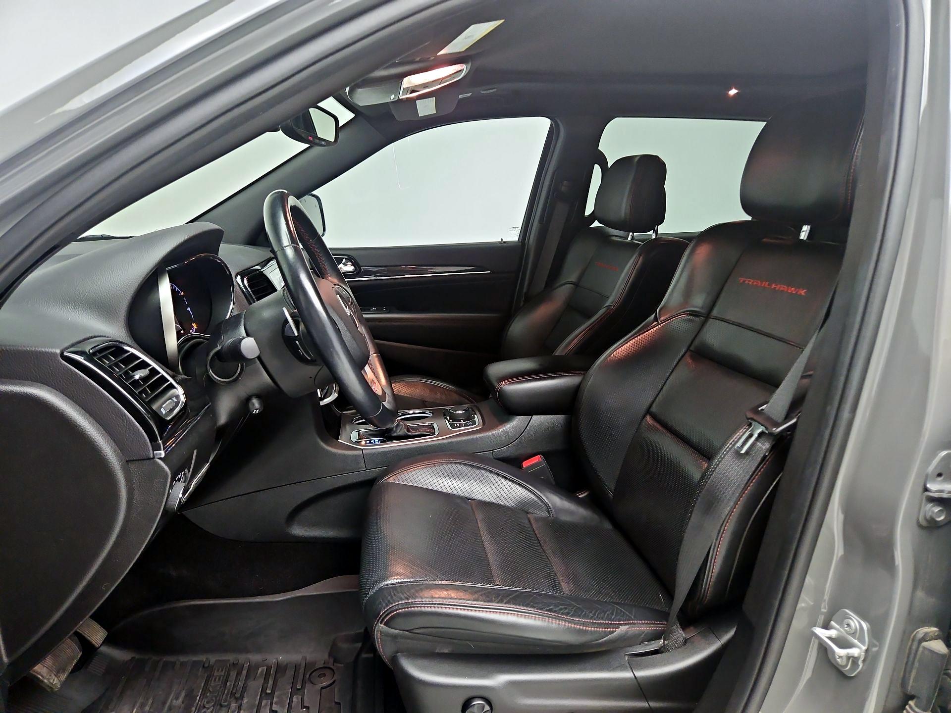 Thumbnail: 2020 Jeep Grand Cherokee - 11