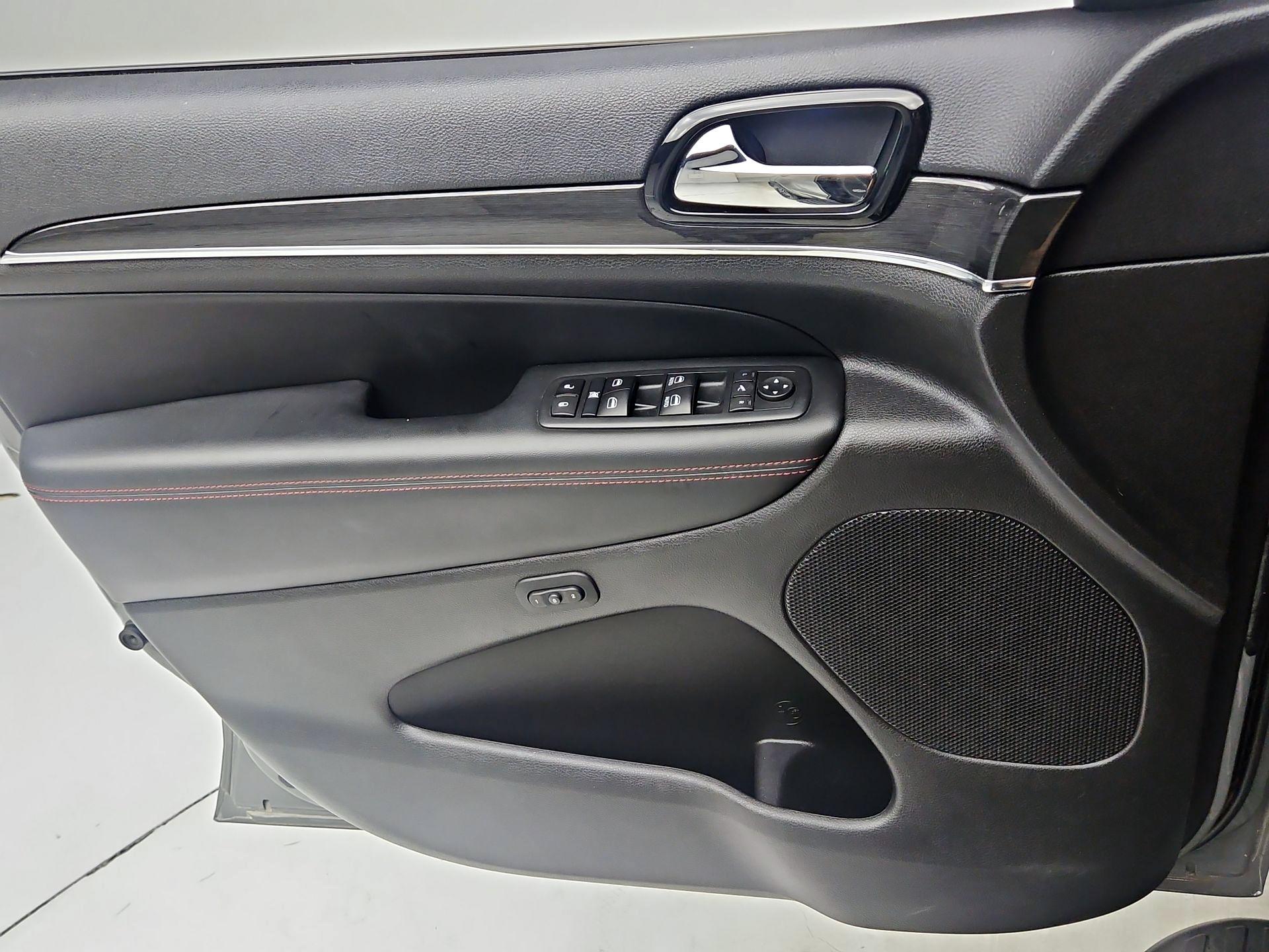 Thumbnail: 2020 Jeep Grand Cherokee - 12