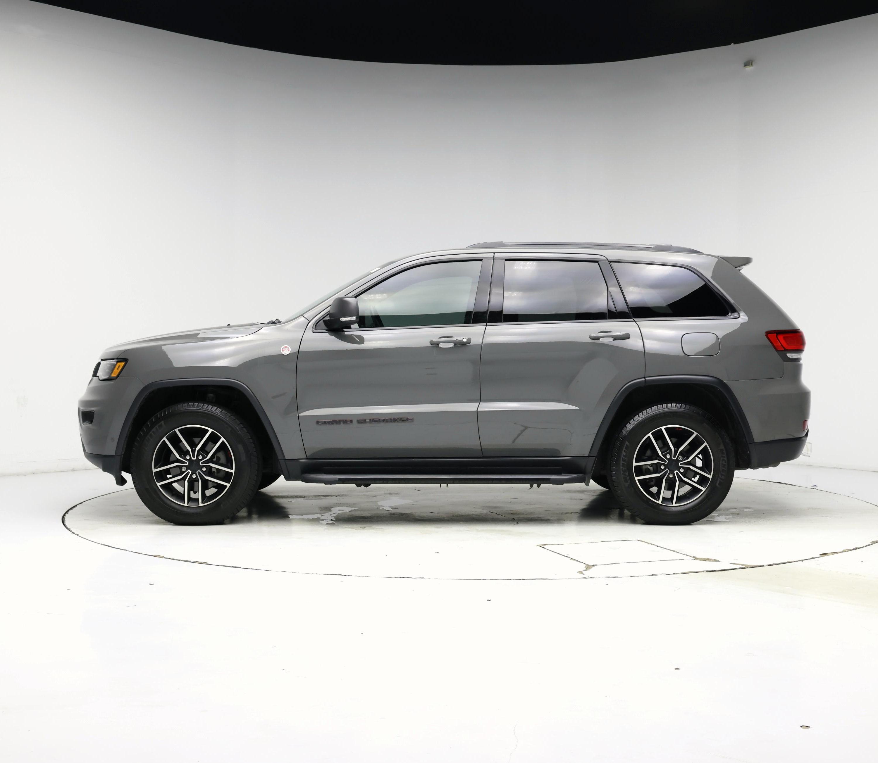 Thumbnail: 2020 Jeep Grand Cherokee - 3