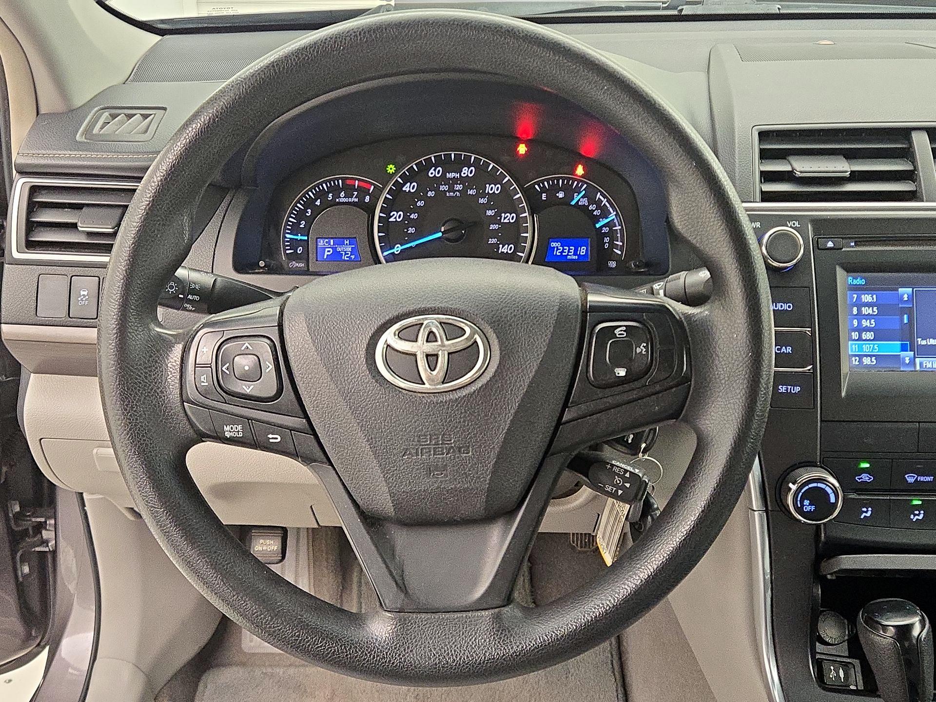 Thumbnail: 2015 Toyota Camry - 10