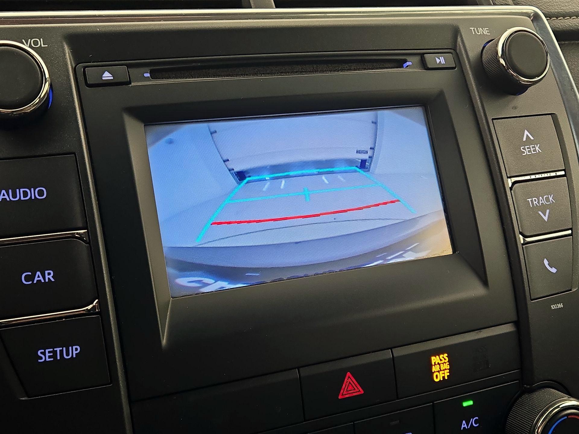 Thumbnail: 2015 Toyota Camry - 14