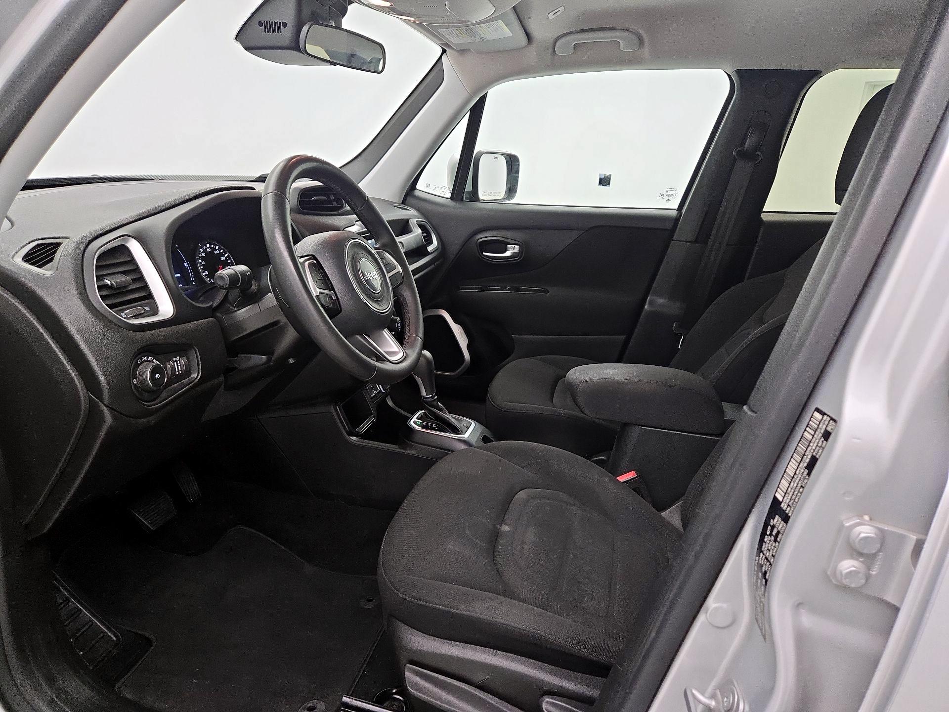 Thumbnail: 2019 Jeep Renegade - 11