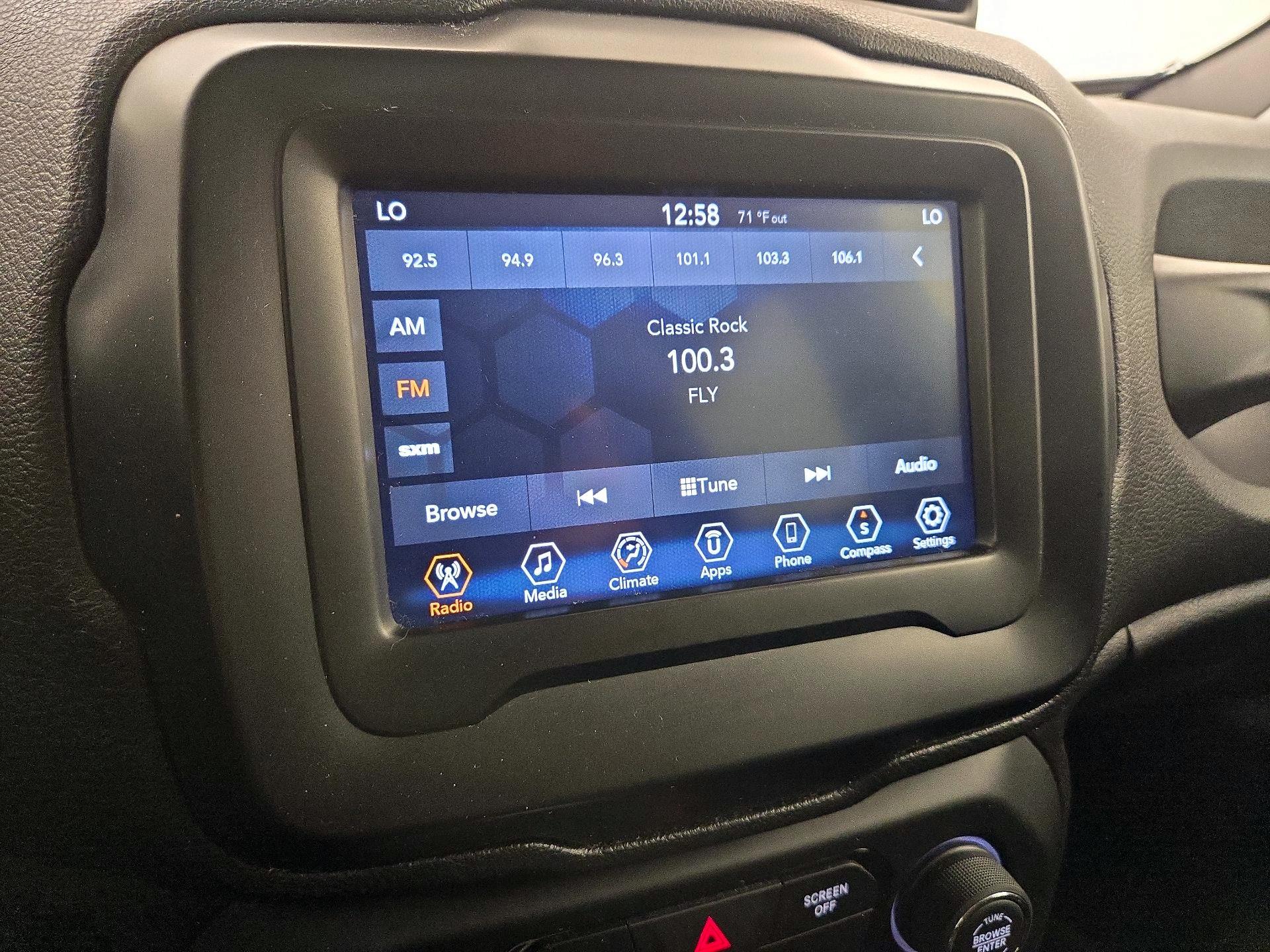 Thumbnail: 2019 Jeep Renegade - 15