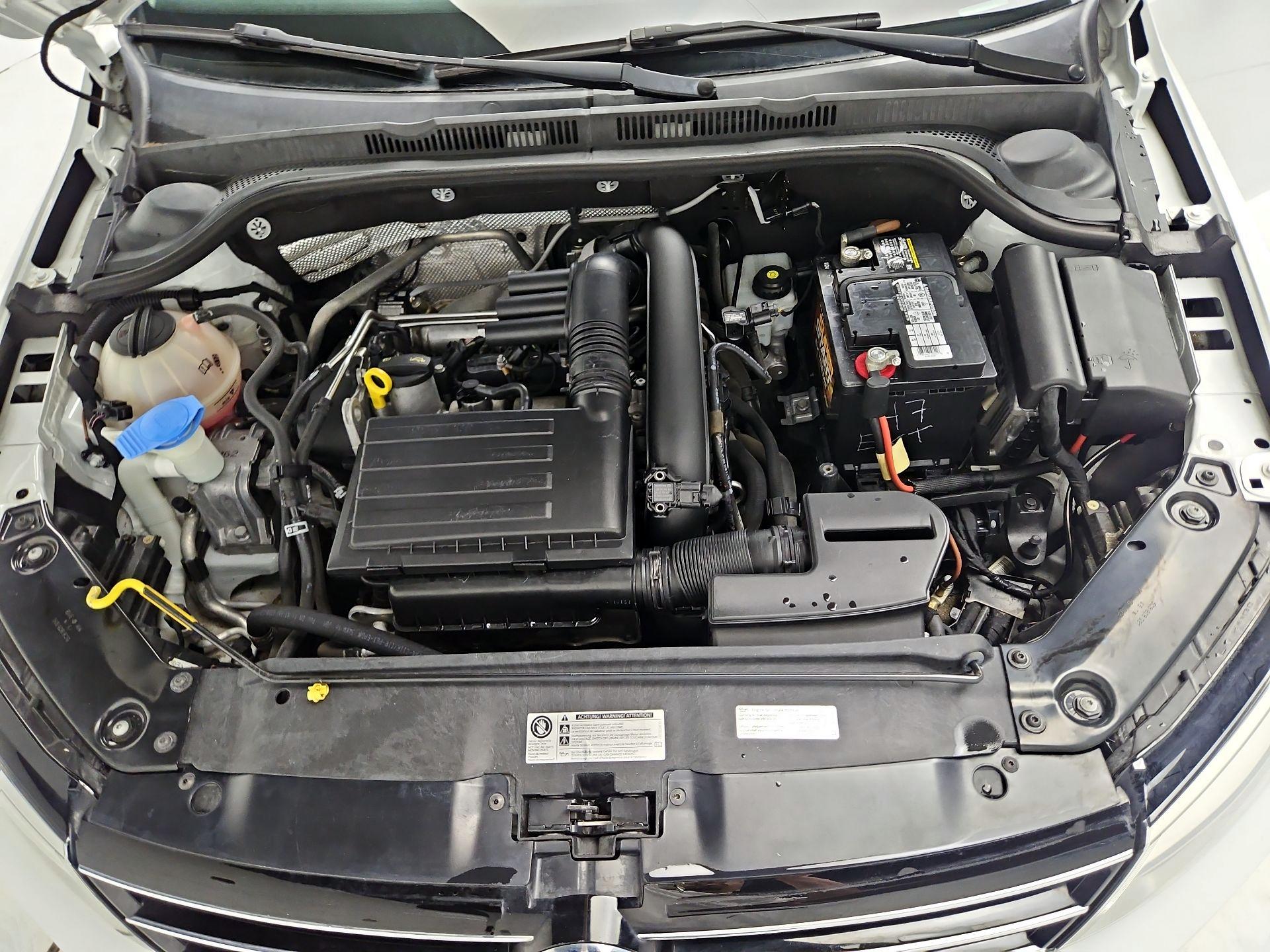 Thumbnail: 2017 Volkswagen Jetta - 19