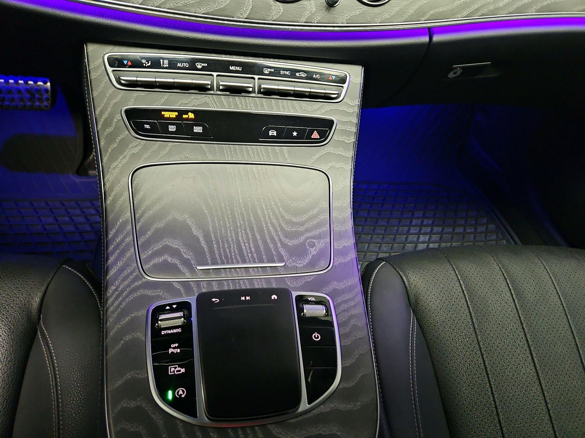 Thumbnail: 2021 Mercedes-Benz E-Class - 17