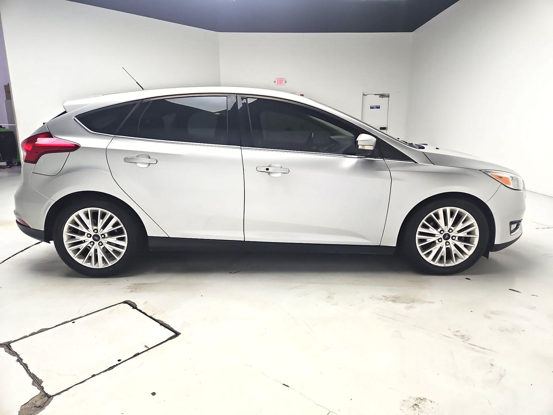 Thumbnail: 2017 Ford Focus - 4