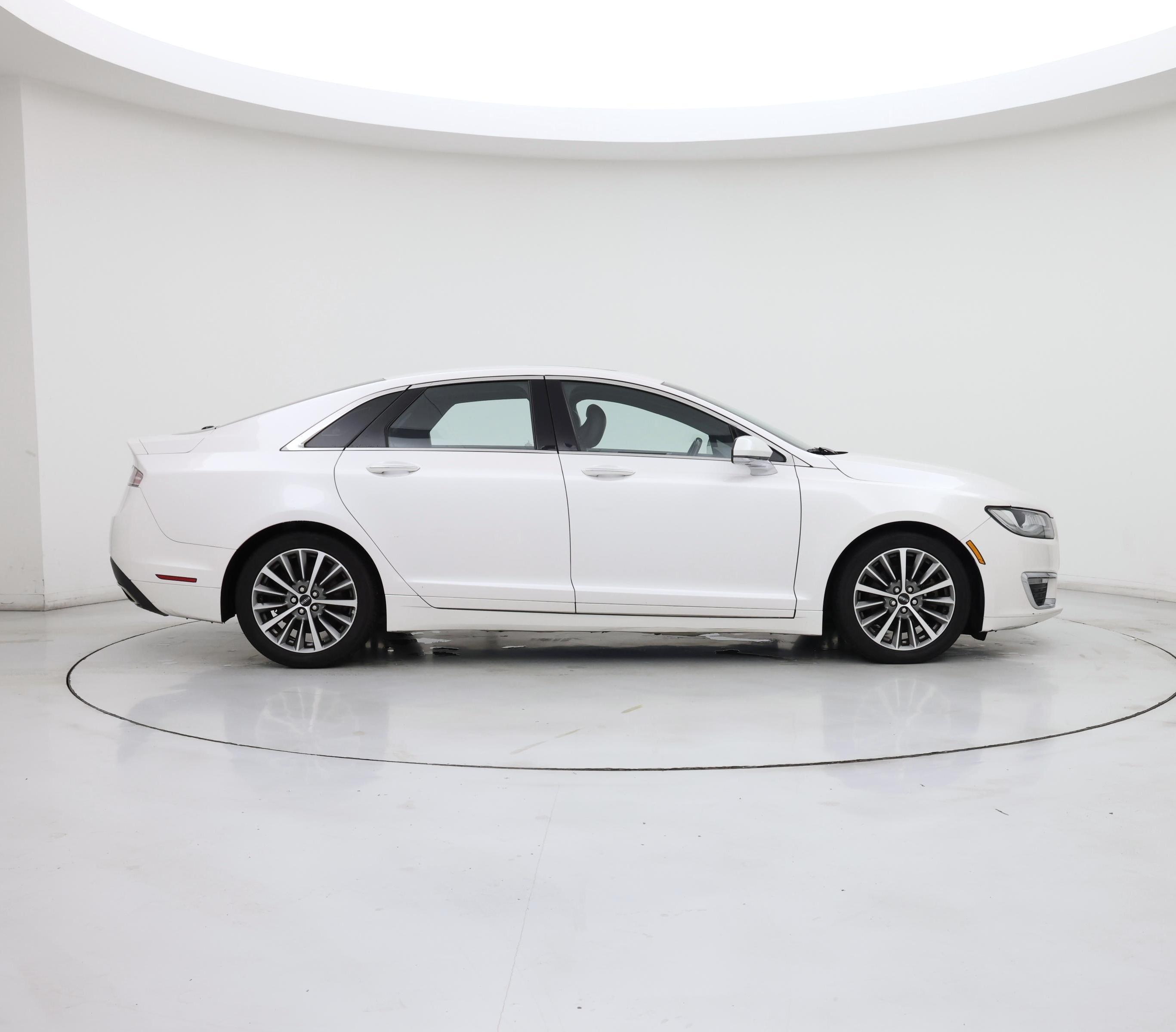 Thumbnail: 2017 Lincoln MKZ - 7