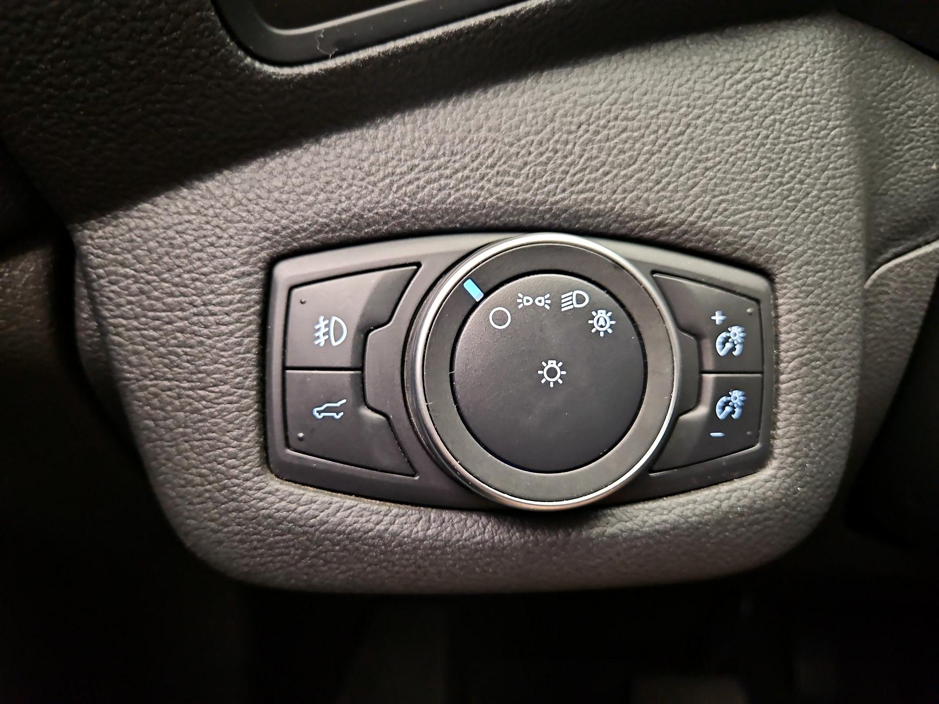 Thumbnail: 2019 Ford Escape - 11