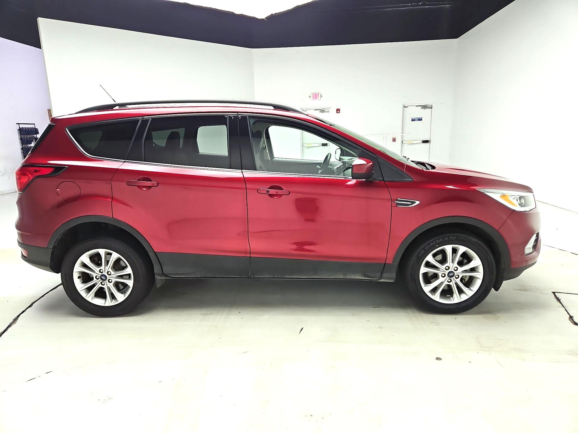 Thumbnail: 2019 Ford Escape - 4