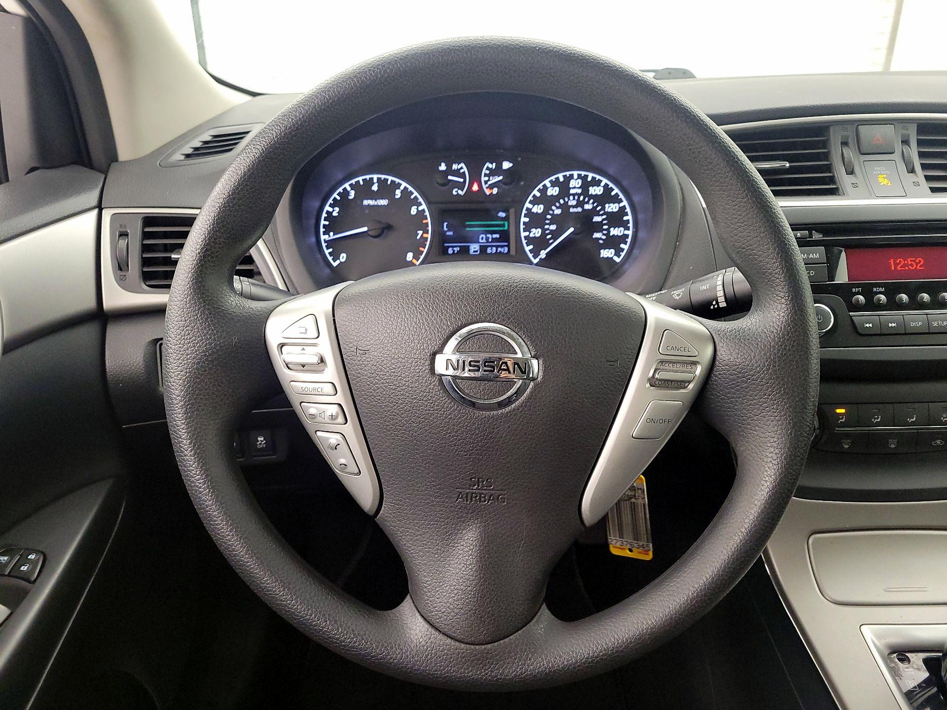 Thumbnail: 2015 Nissan Sentra - 10