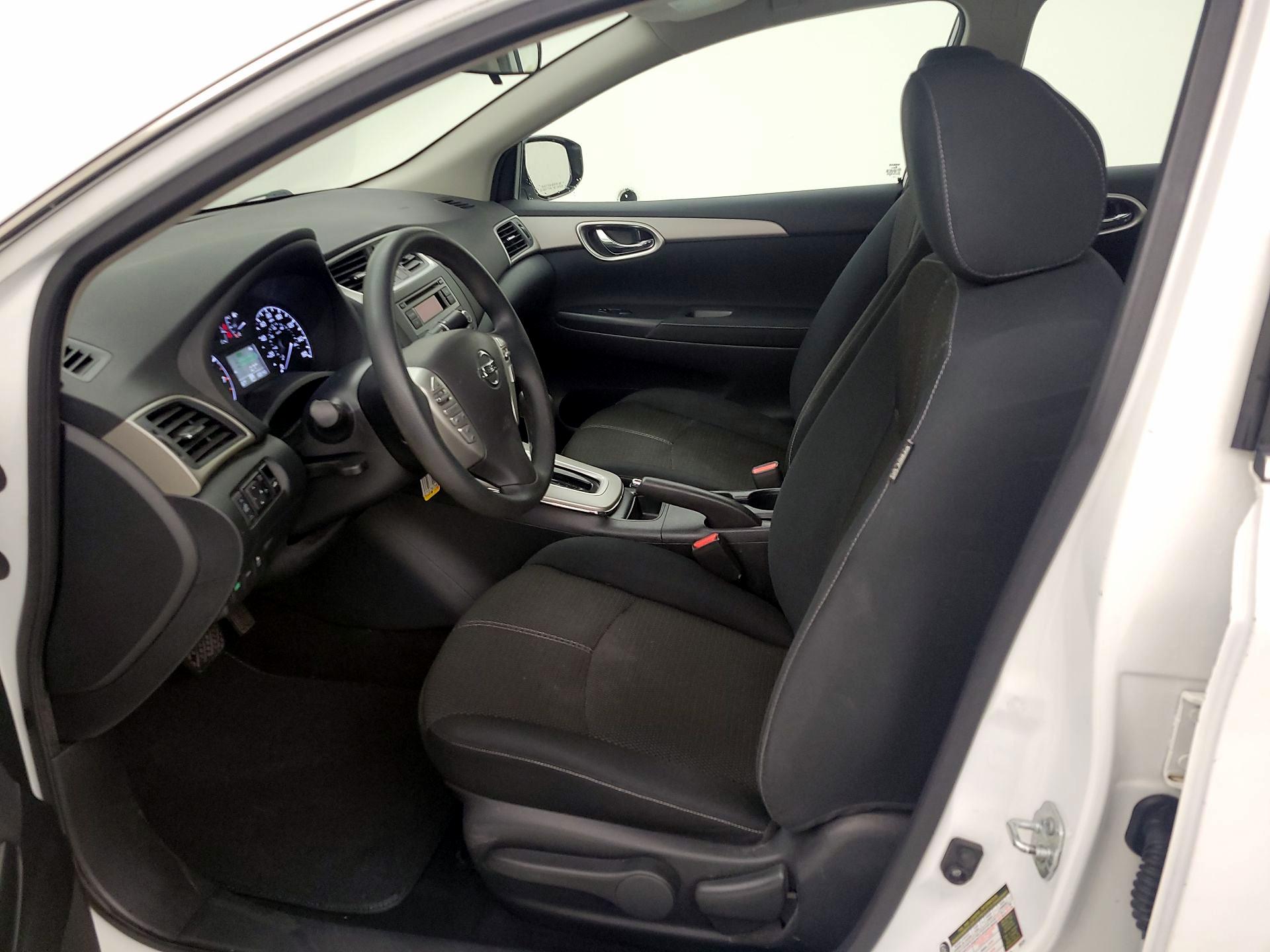 Thumbnail: 2015 Nissan Sentra - 11
