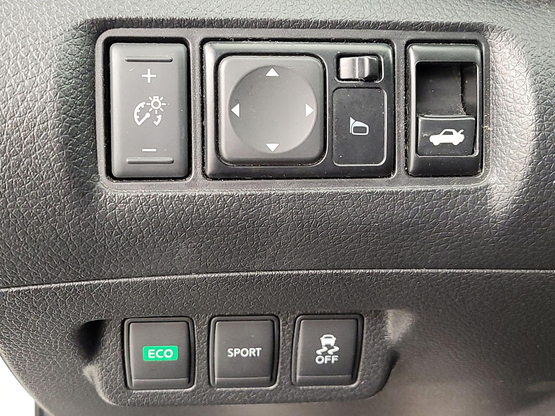 Thumbnail: 2015 Nissan Sentra - 13