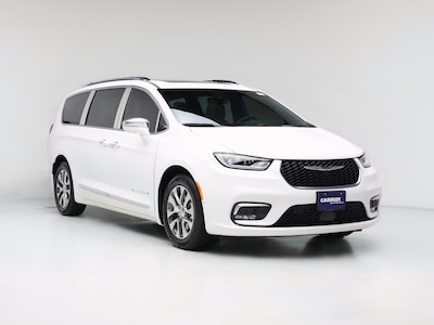 White 2024 Chrysler Pacifica Hybrid Pinnacle