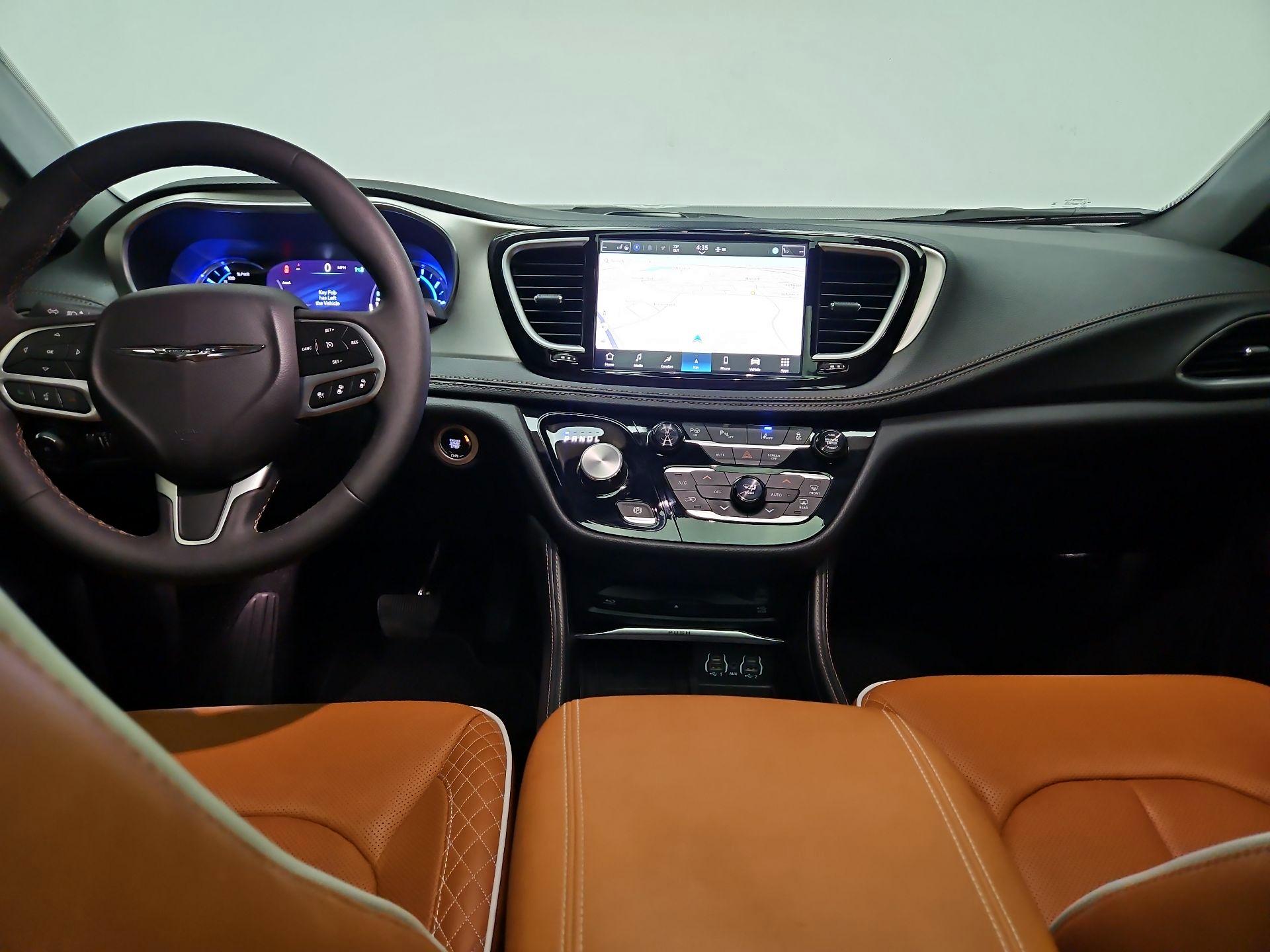 Thumbnail: 2024 Chrysler Pacifica - 9
