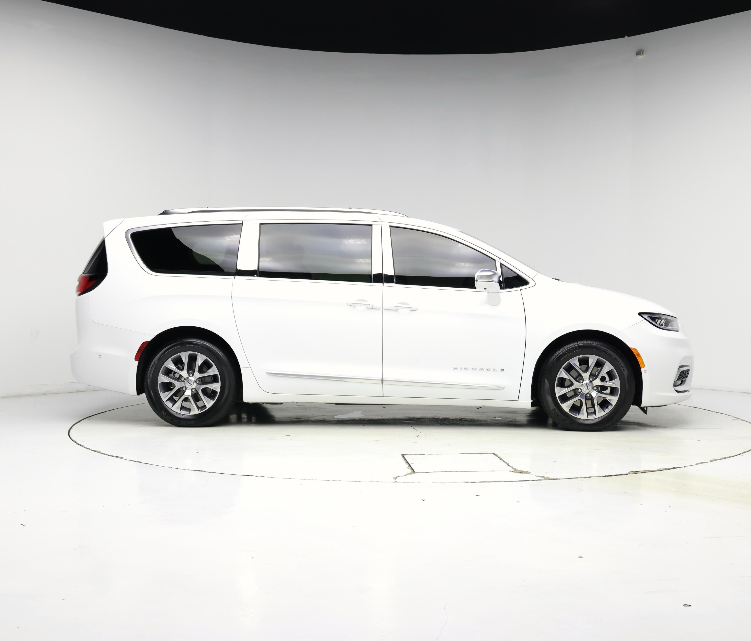 Thumbnail: 2024 Chrysler Pacifica - 7