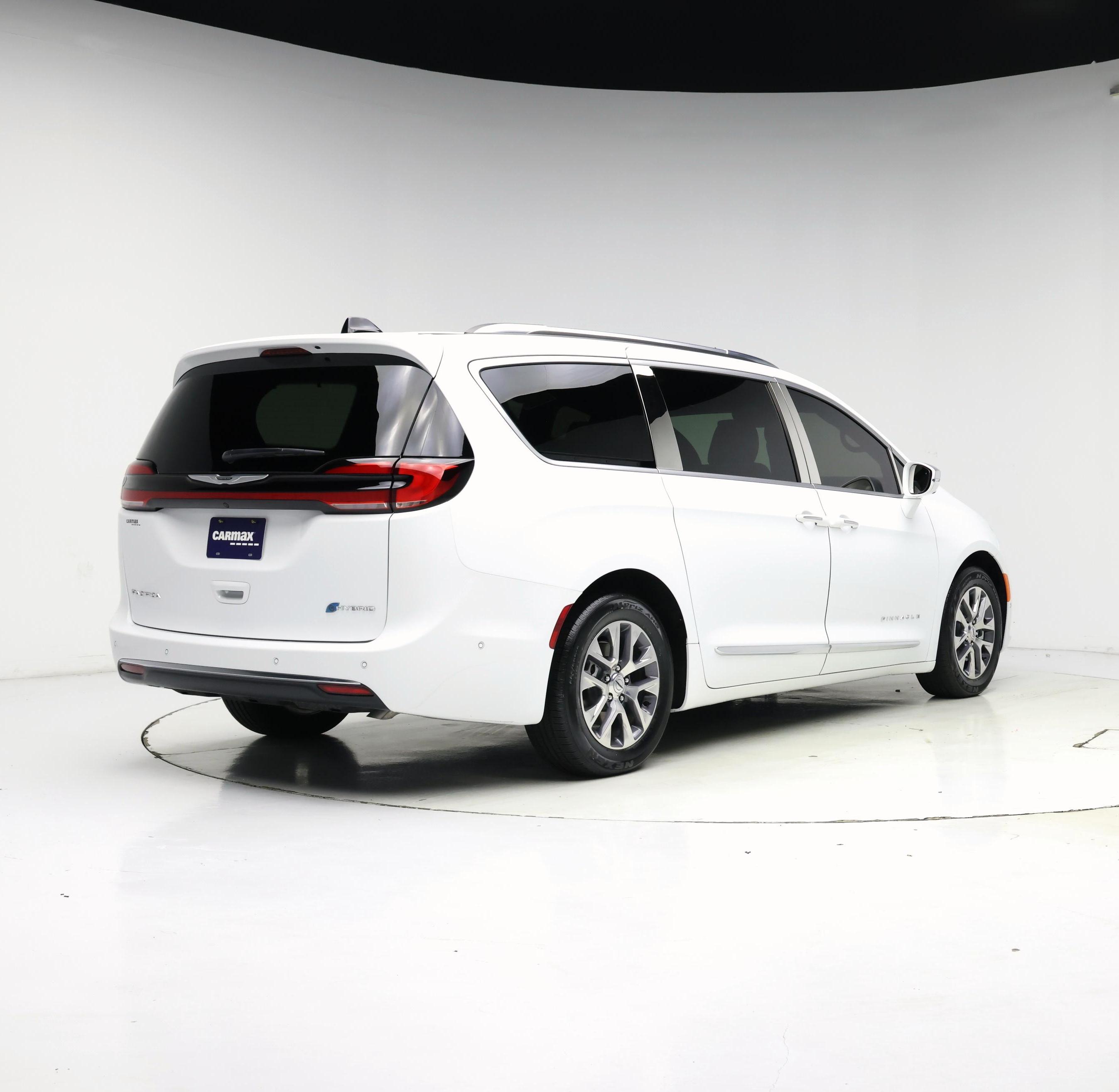 Thumbnail: 2024 Chrysler Pacifica - 8