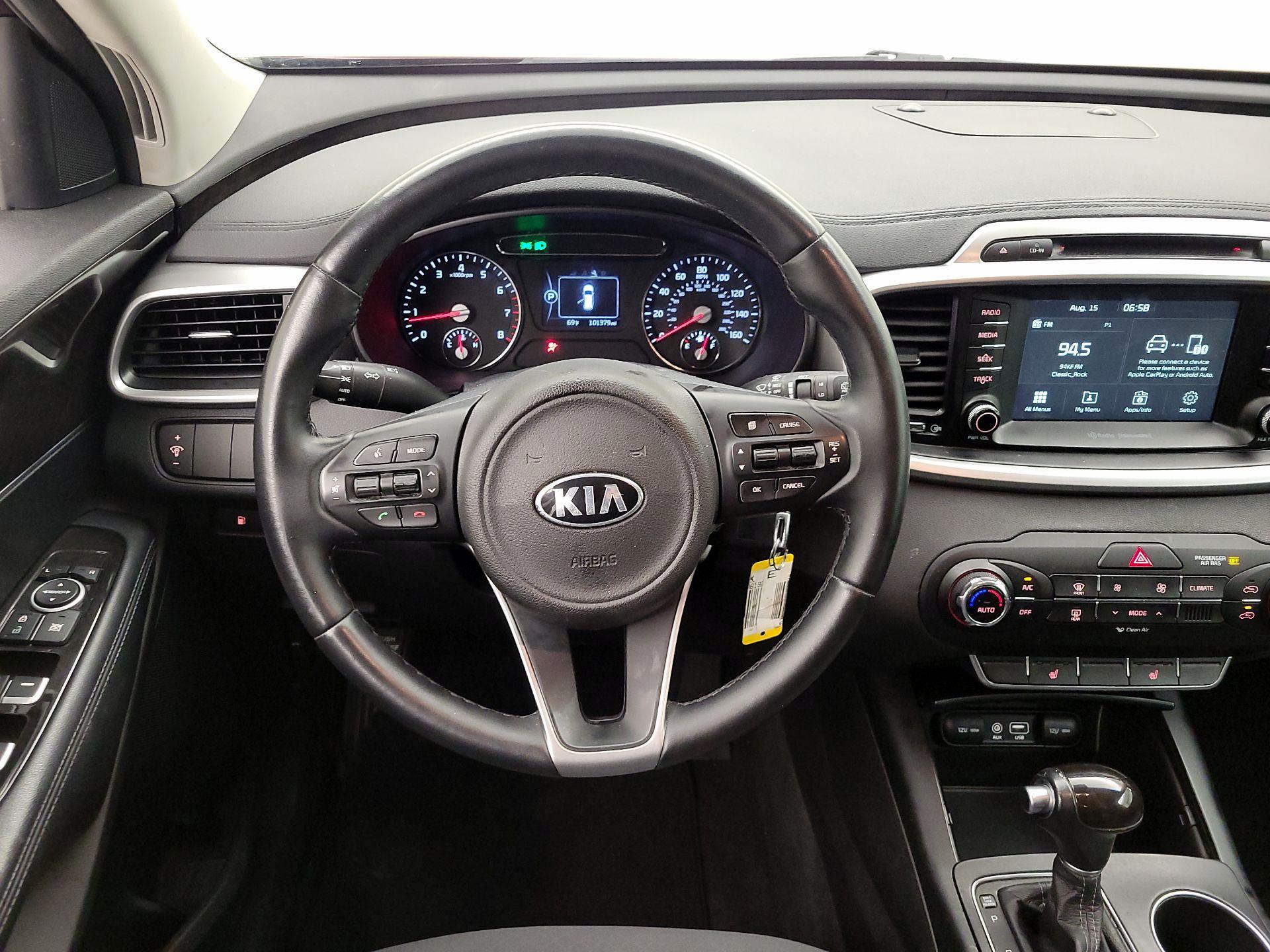 Thumbnail: 2017 Kia Sorento - 10