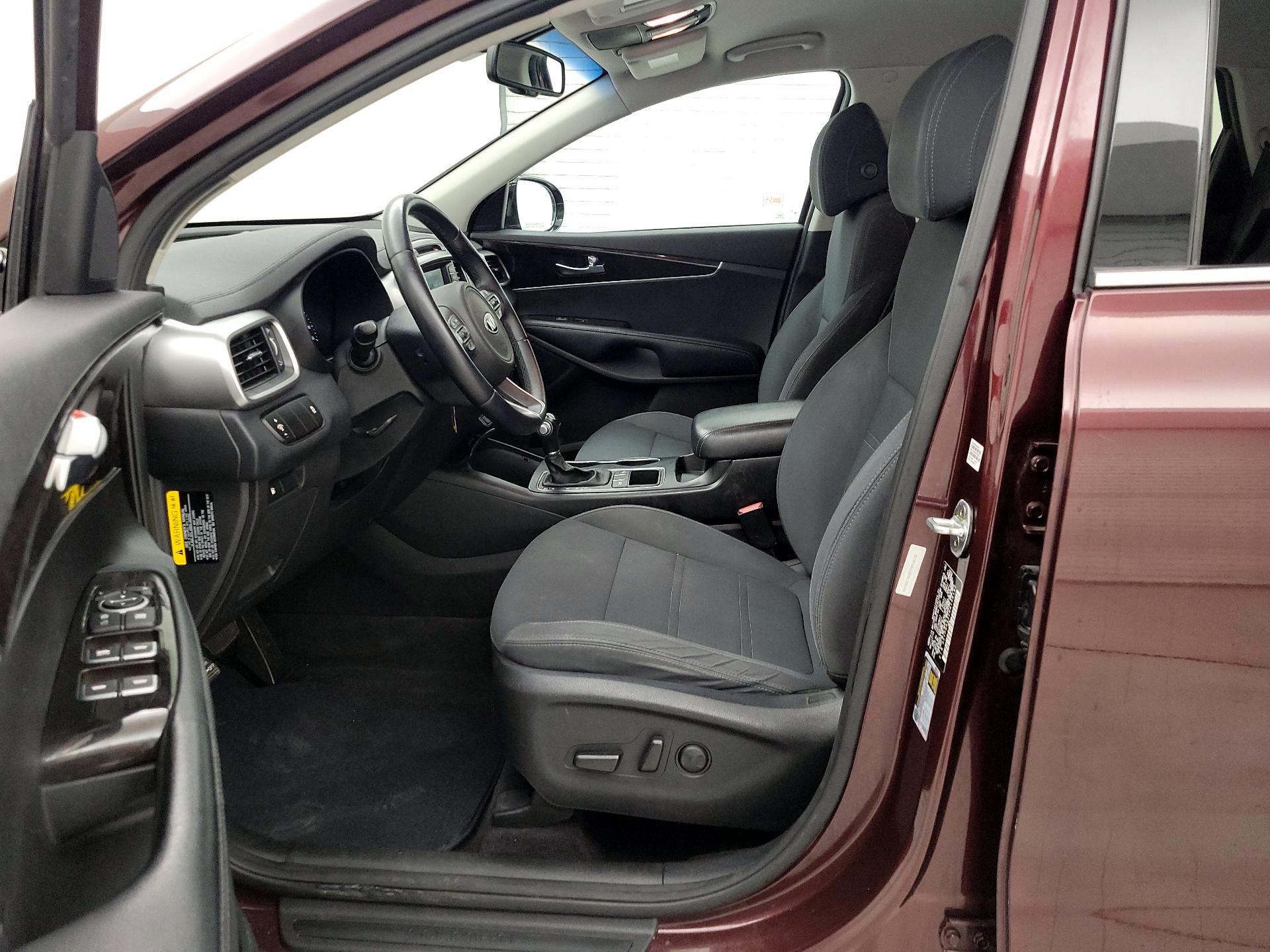 Thumbnail: 2017 Kia Sorento - 11