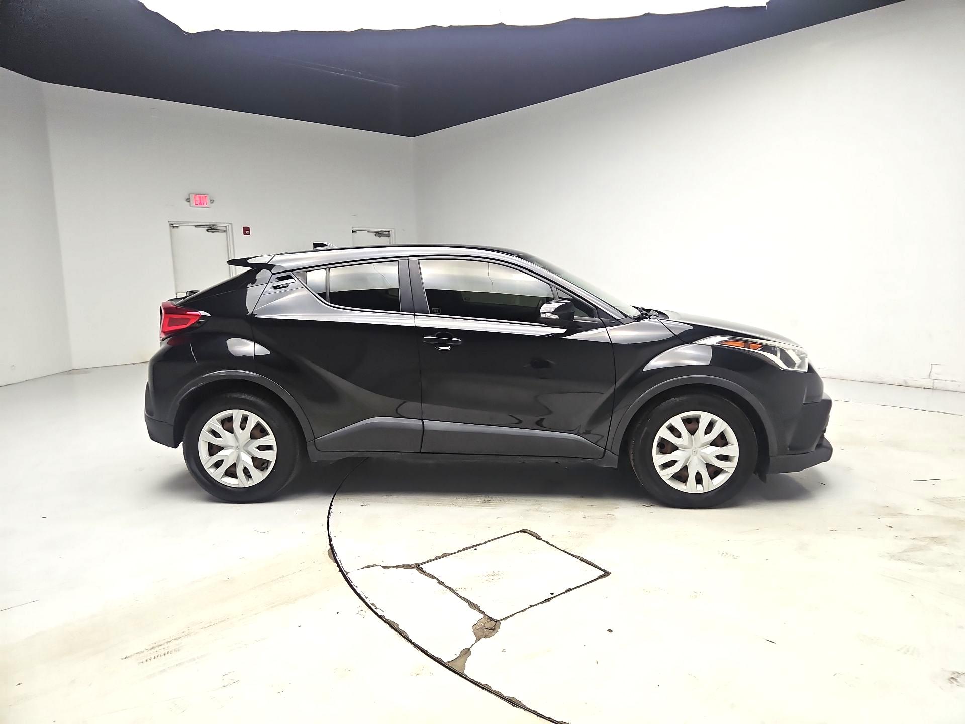Thumbnail: 2019 Toyota C-HR - 4