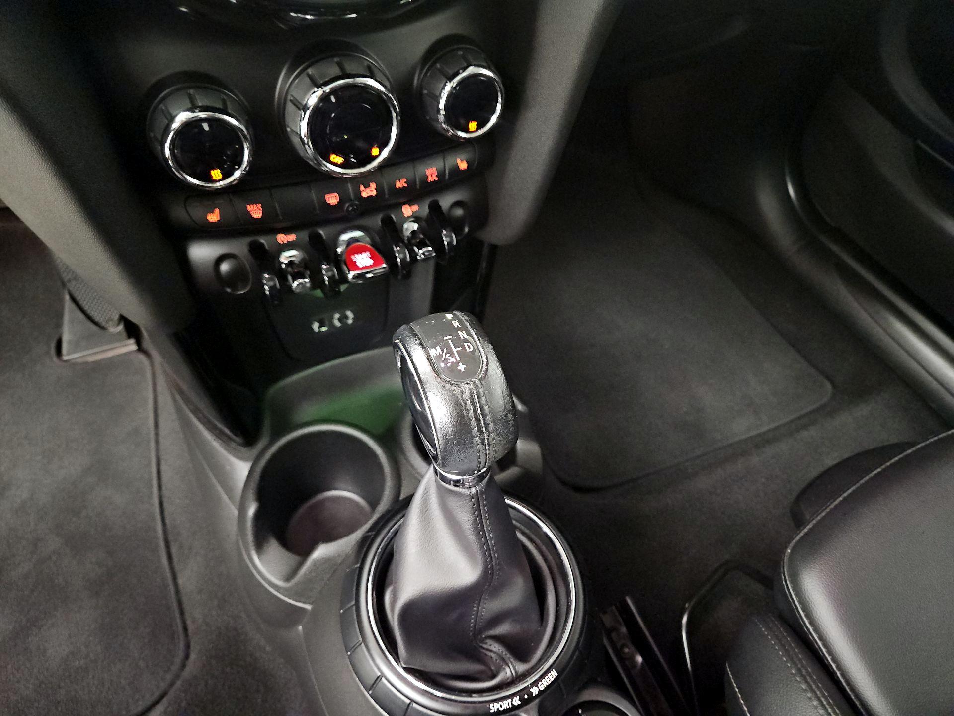 Thumbnail: 2017 MINI Cooper Hardtop - 14