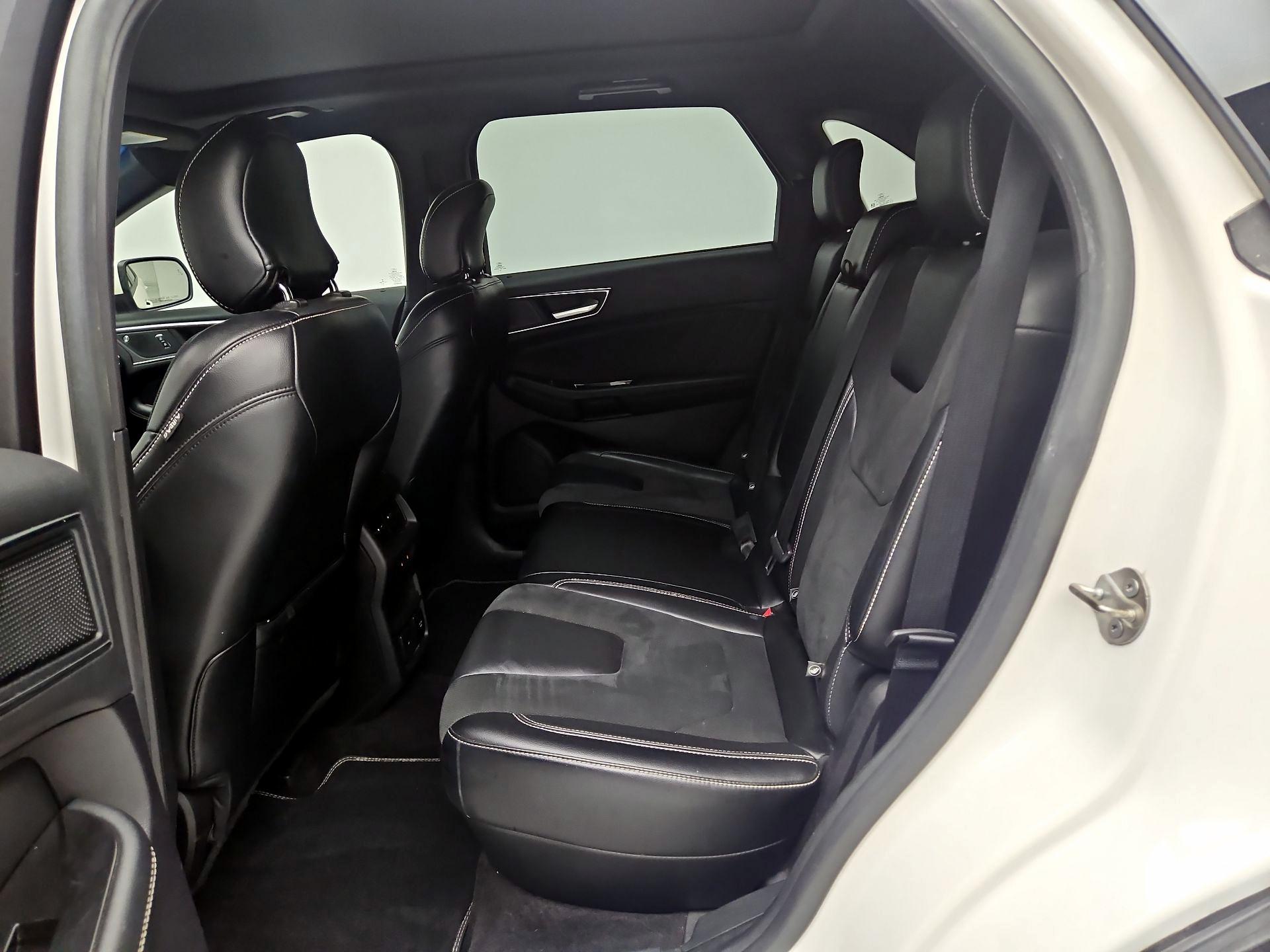 Thumbnail: 2019 Ford Edge - 18
