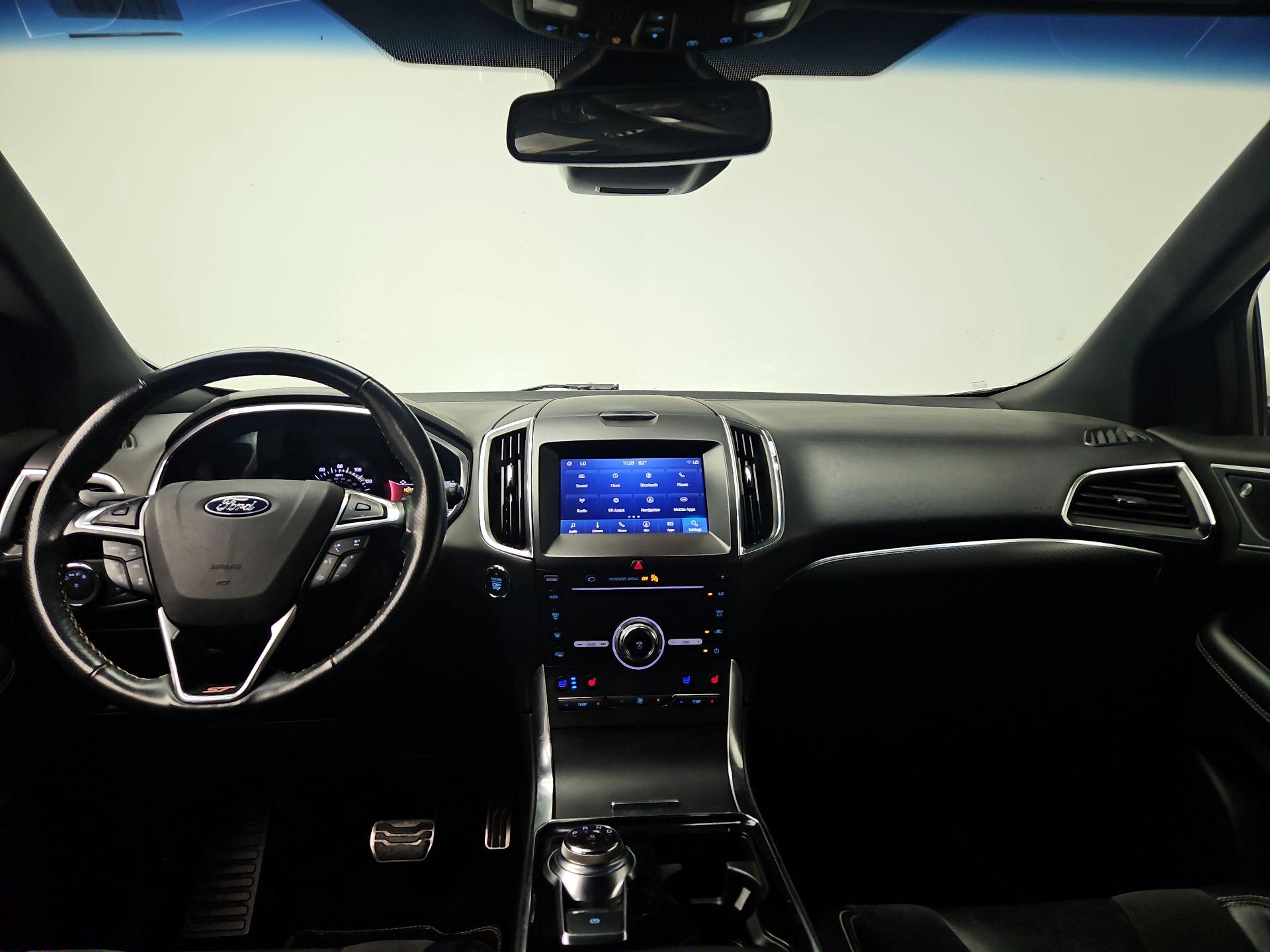 Thumbnail: 2019 Ford Edge - 8