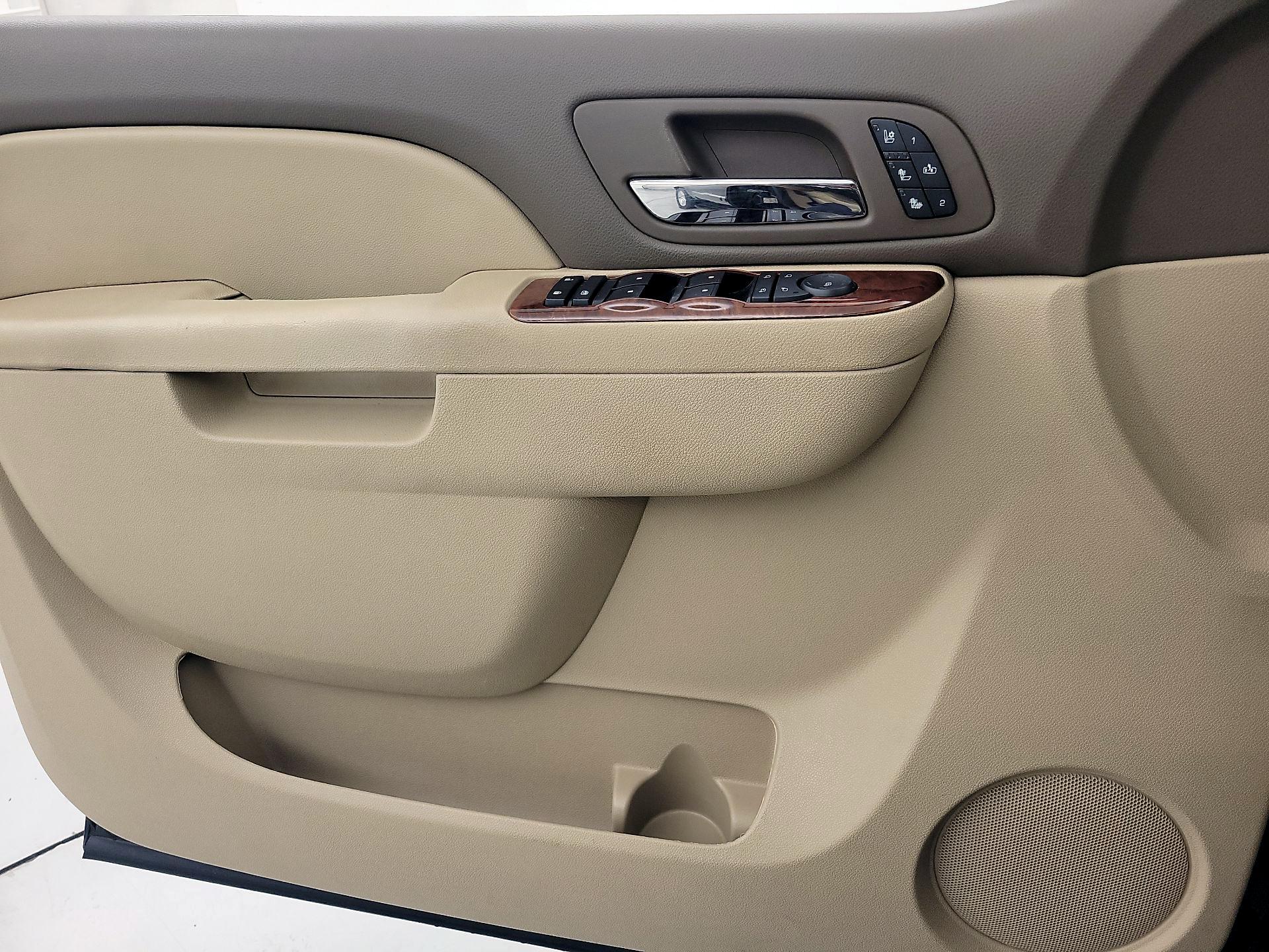 Thumbnail: 2013 Chevrolet Tahoe - 12