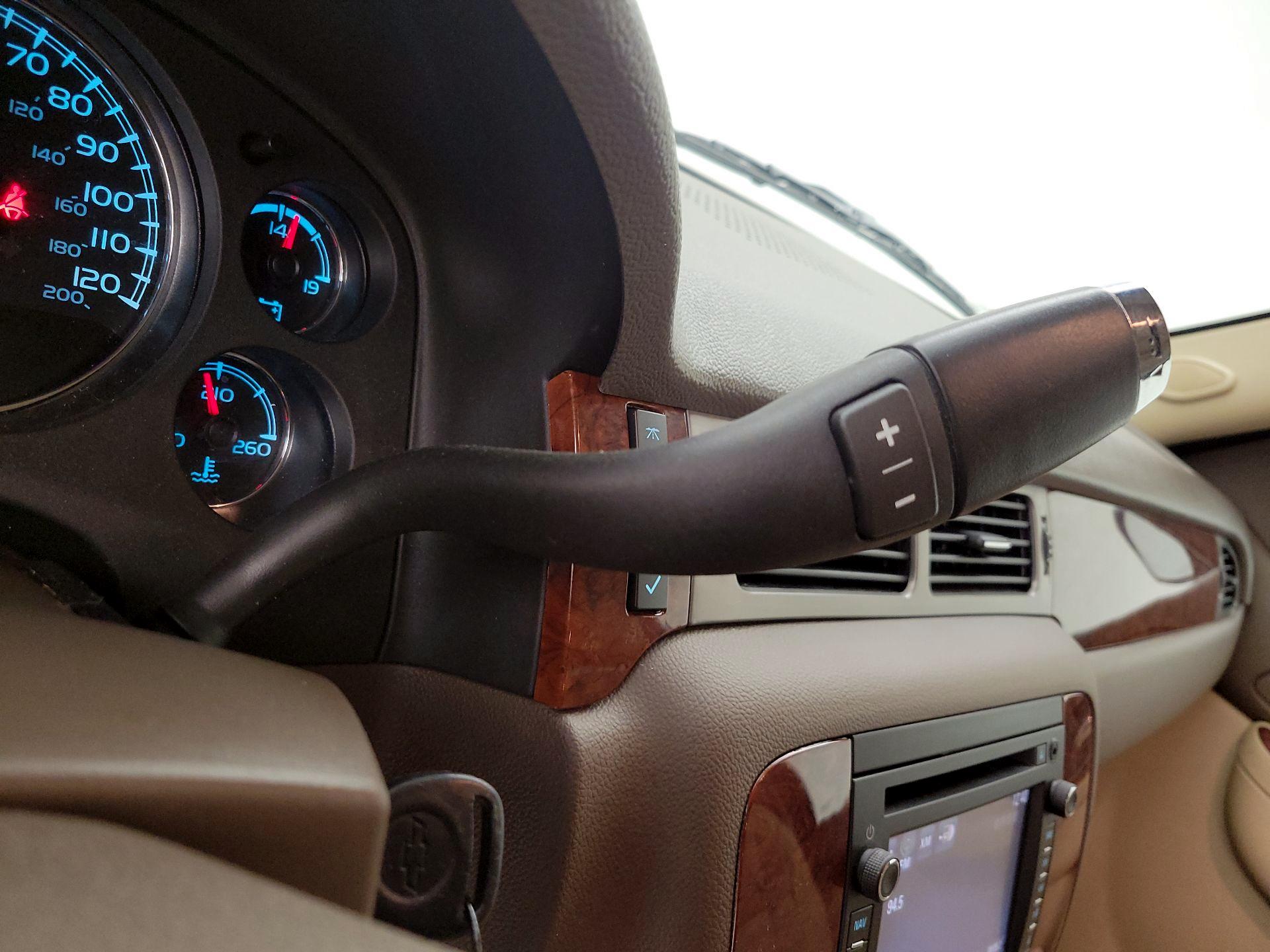 Thumbnail: 2013 Chevrolet Tahoe - 18