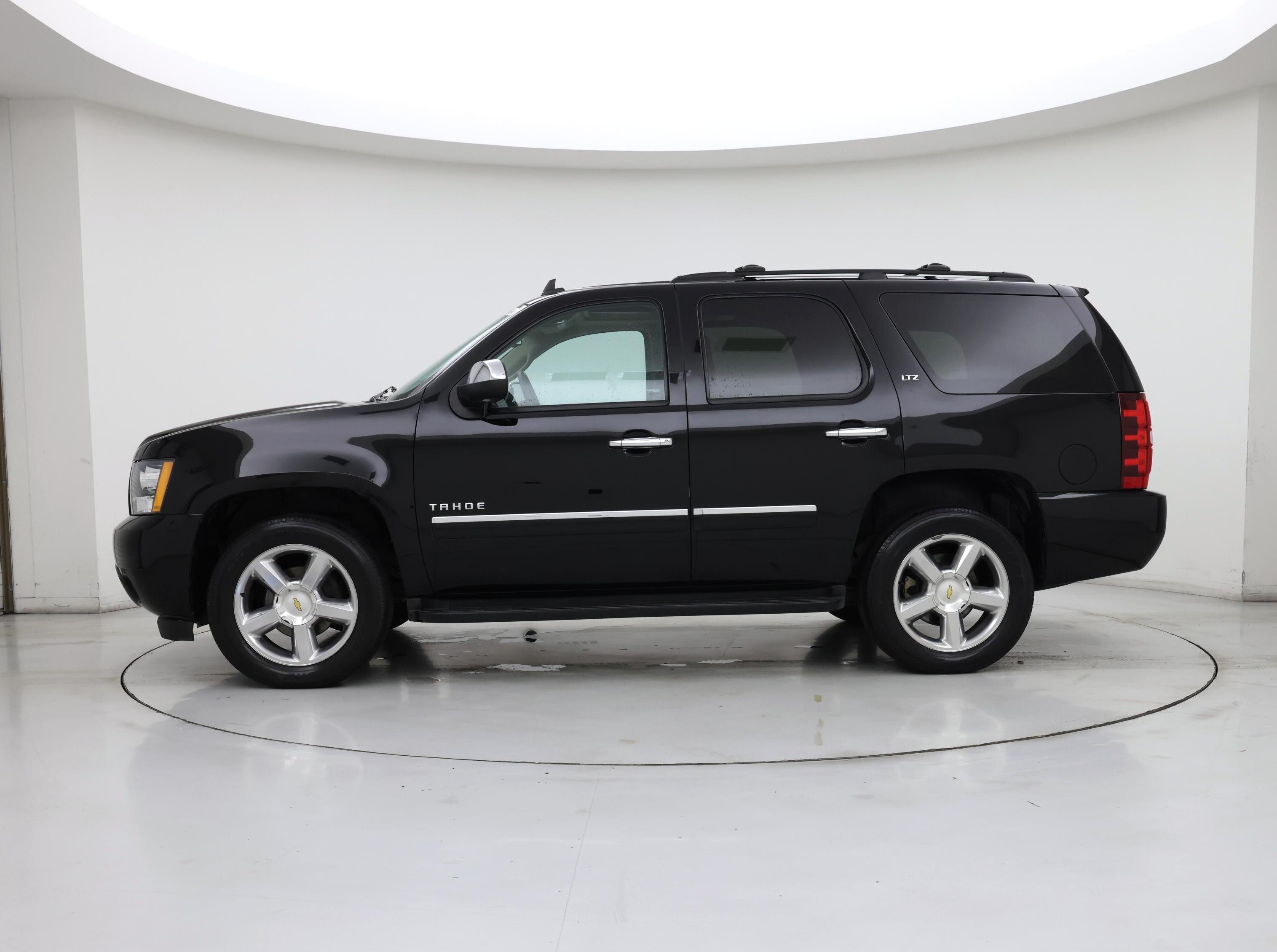 Thumbnail: 2013 Chevrolet Tahoe - 3