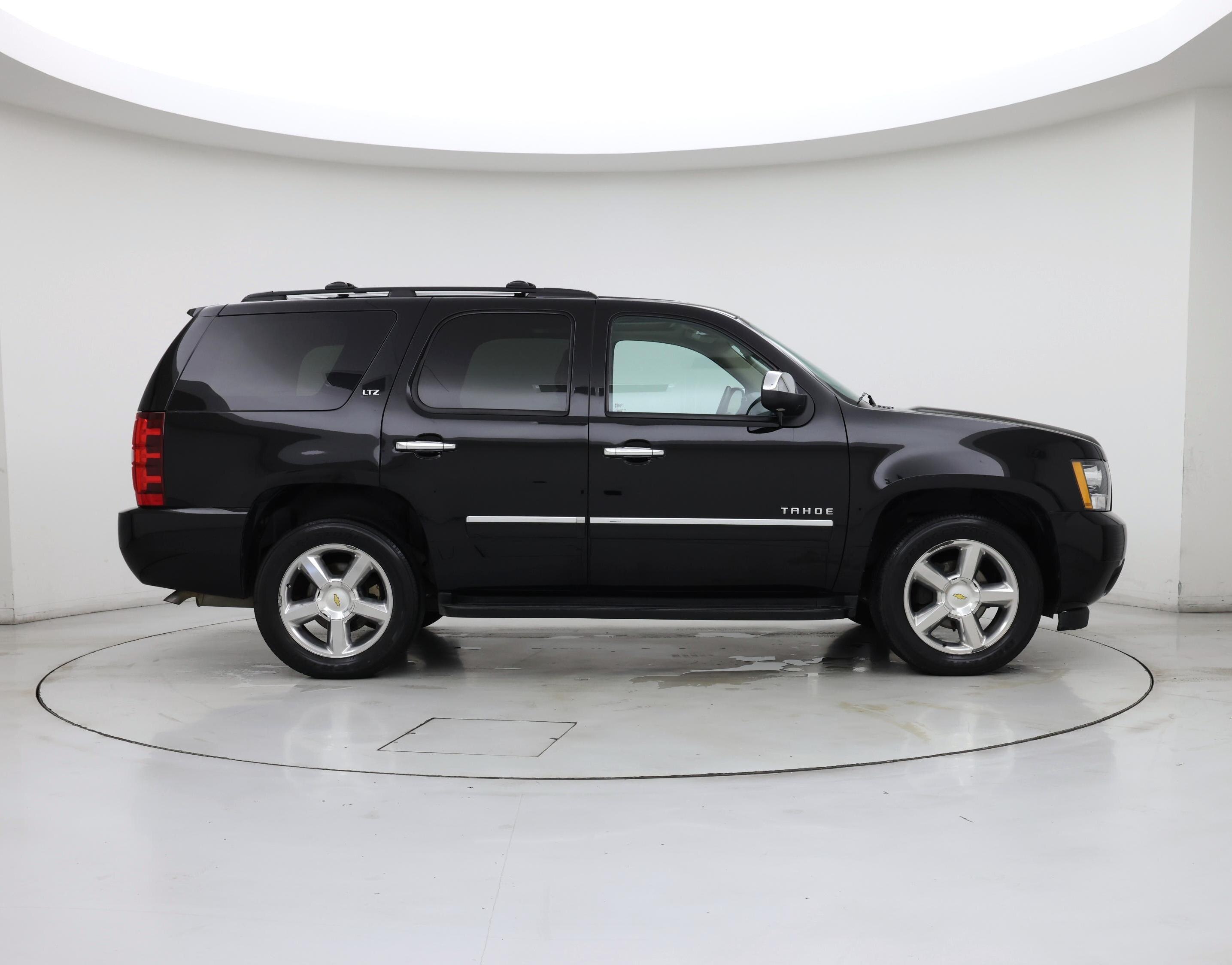 Thumbnail: 2013 Chevrolet Tahoe - 7