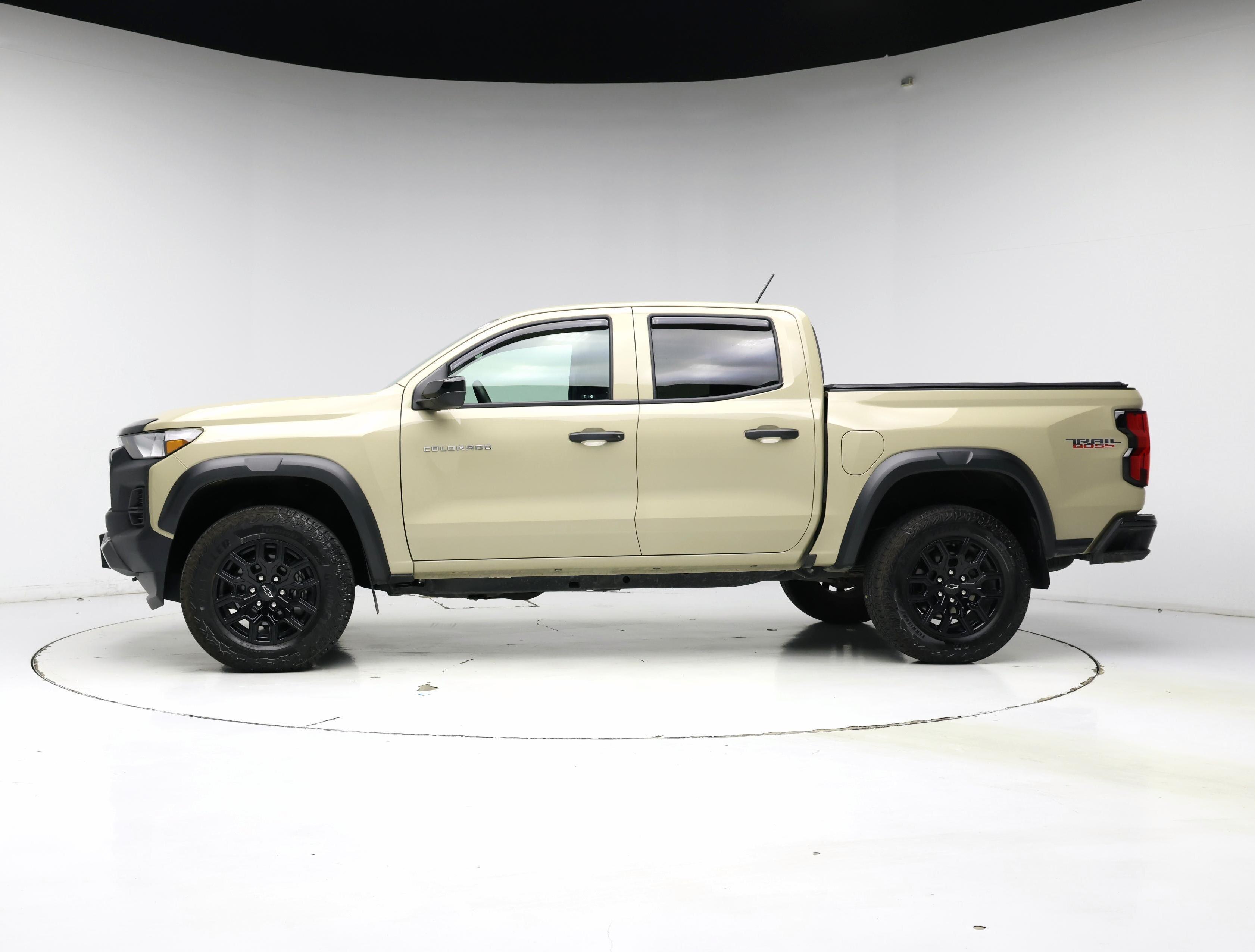 Thumbnail: 2024 Chevrolet Colorado - 3