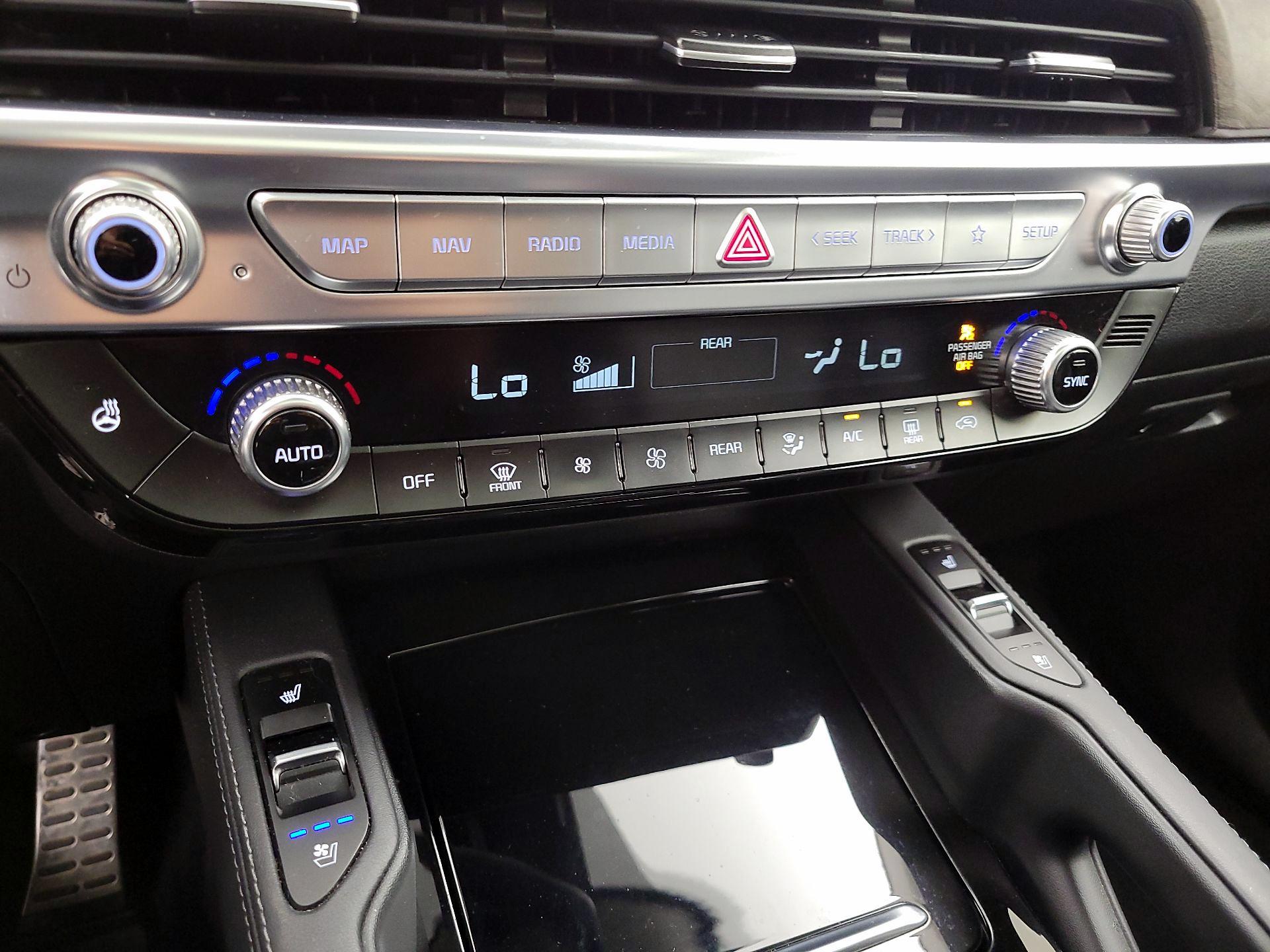 Thumbnail: 2020 Kia Telluride - 17