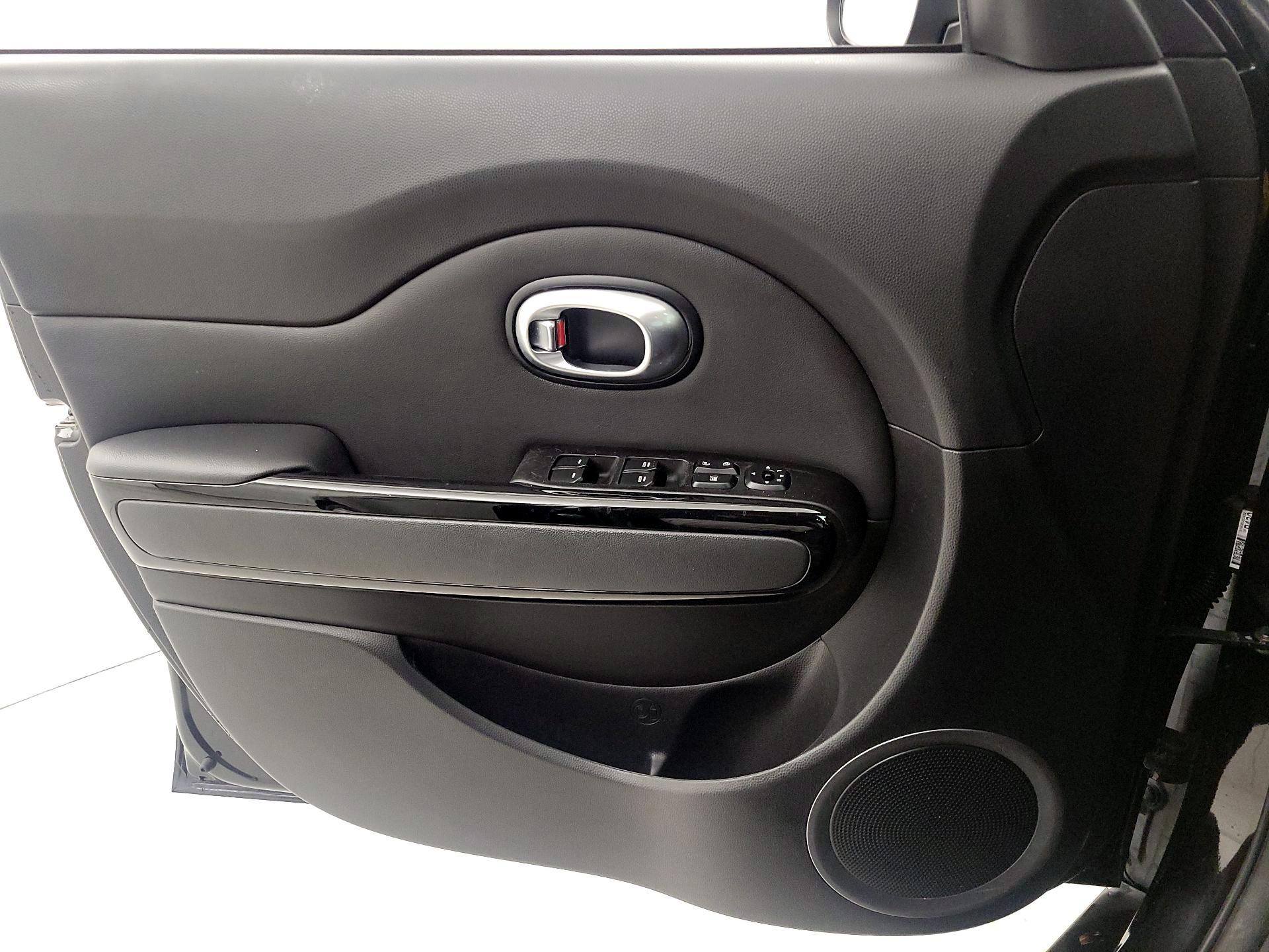 Thumbnail: 2016 Kia Soul - 12