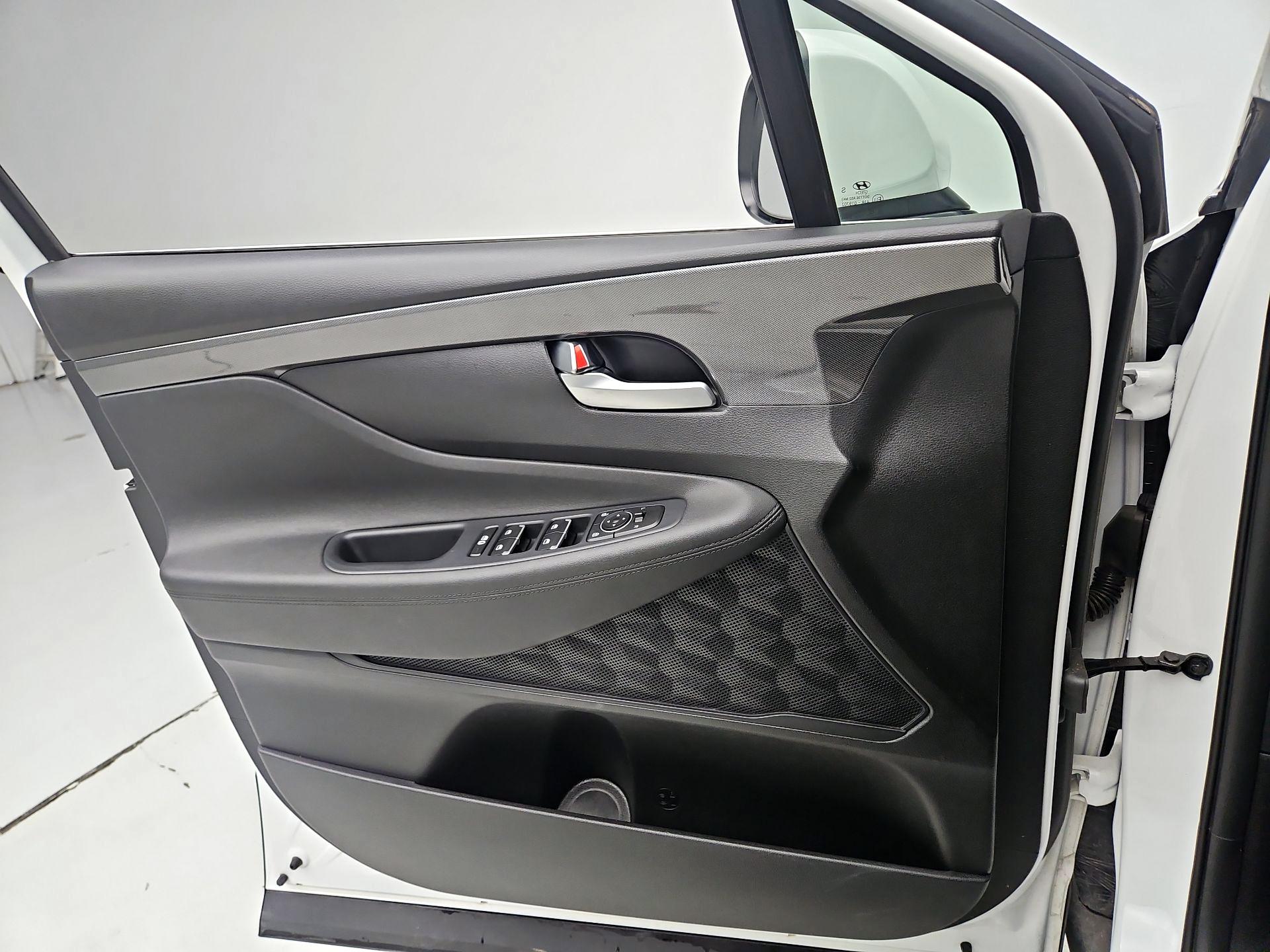 Thumbnail: 2023 Hyundai Santa Fe - 10