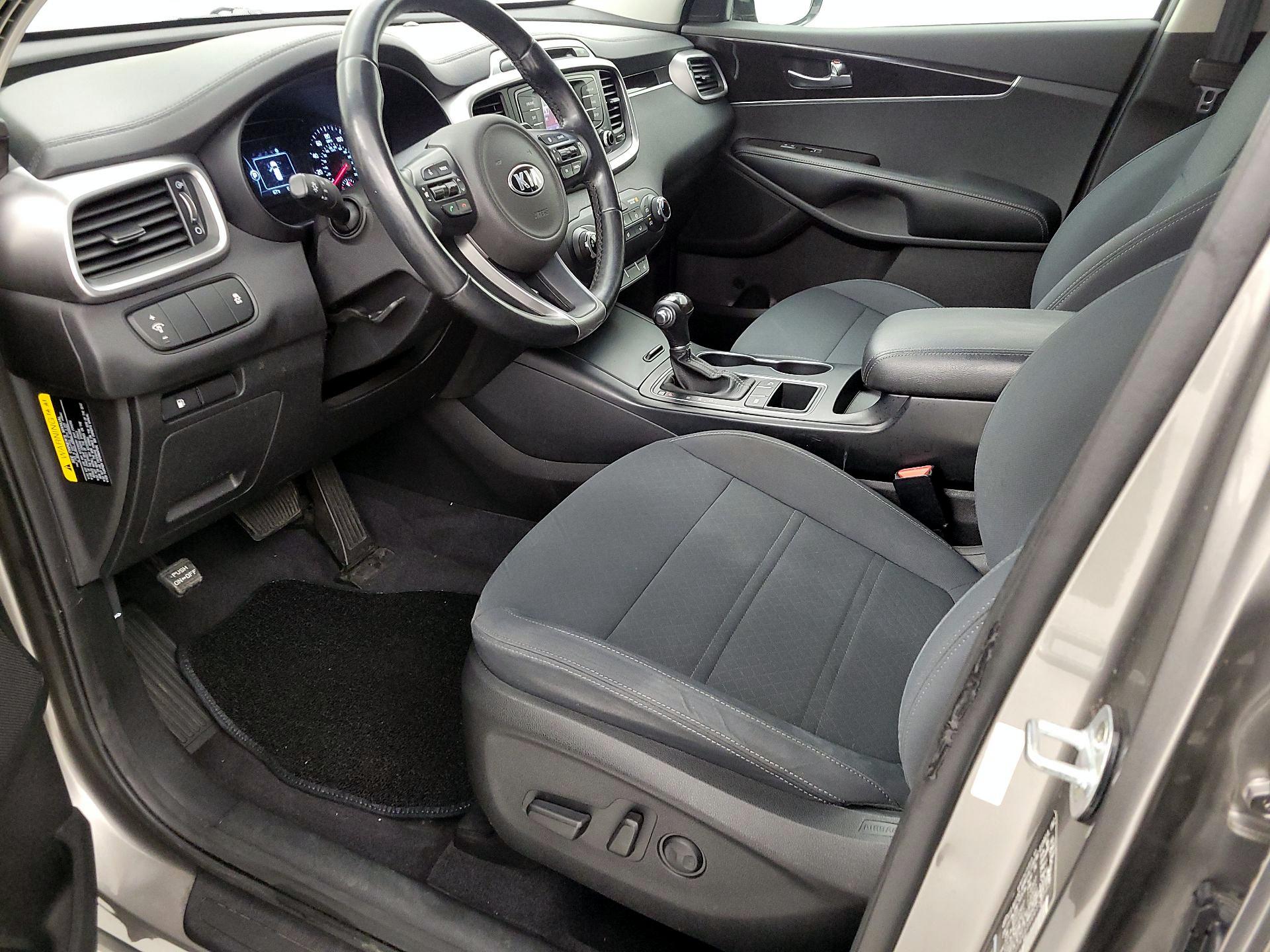 Thumbnail: 2016 Kia Sorento - 11