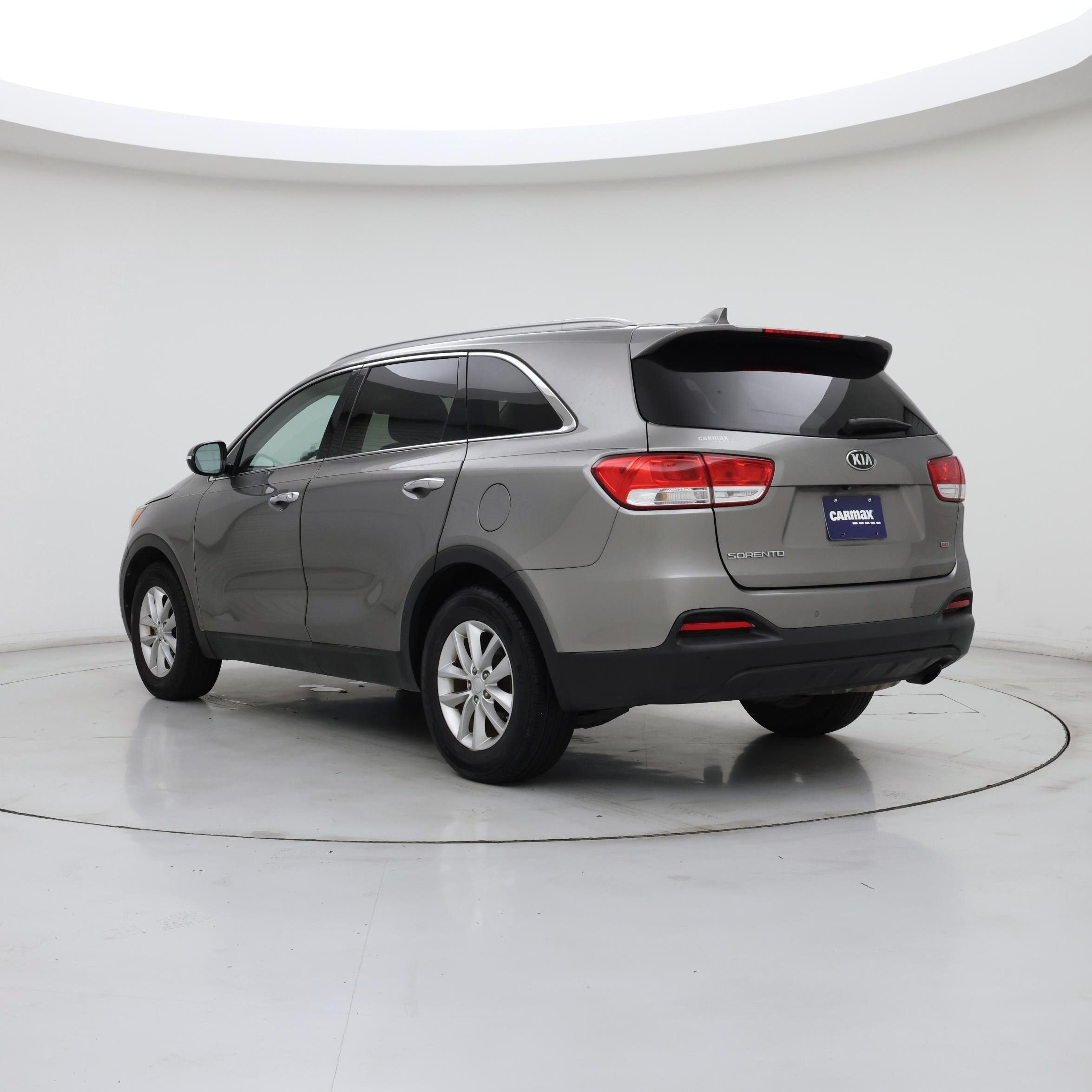 Thumbnail: 2016 Kia Sorento - 2