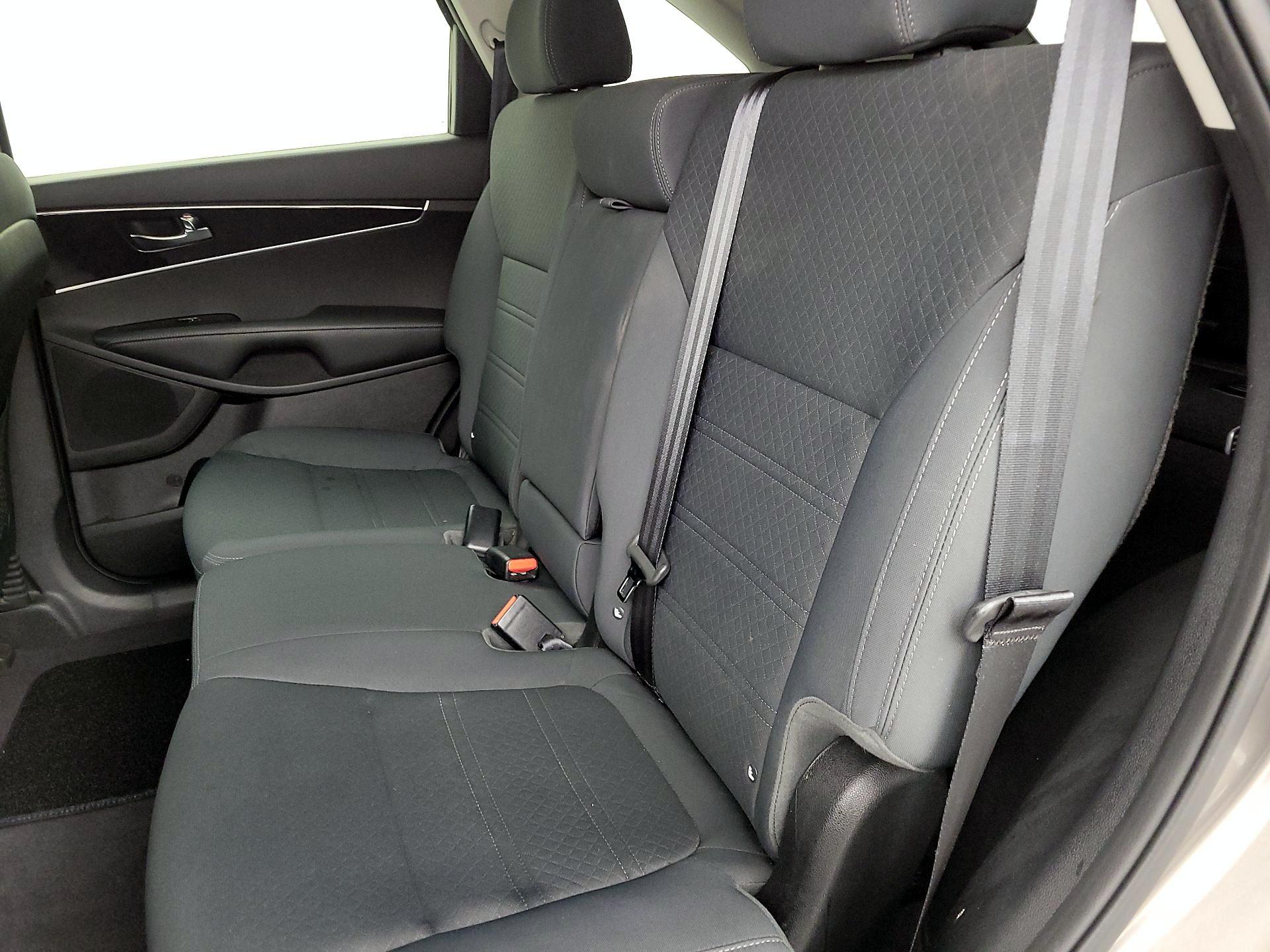 Thumbnail: 2016 Kia Sorento - 19