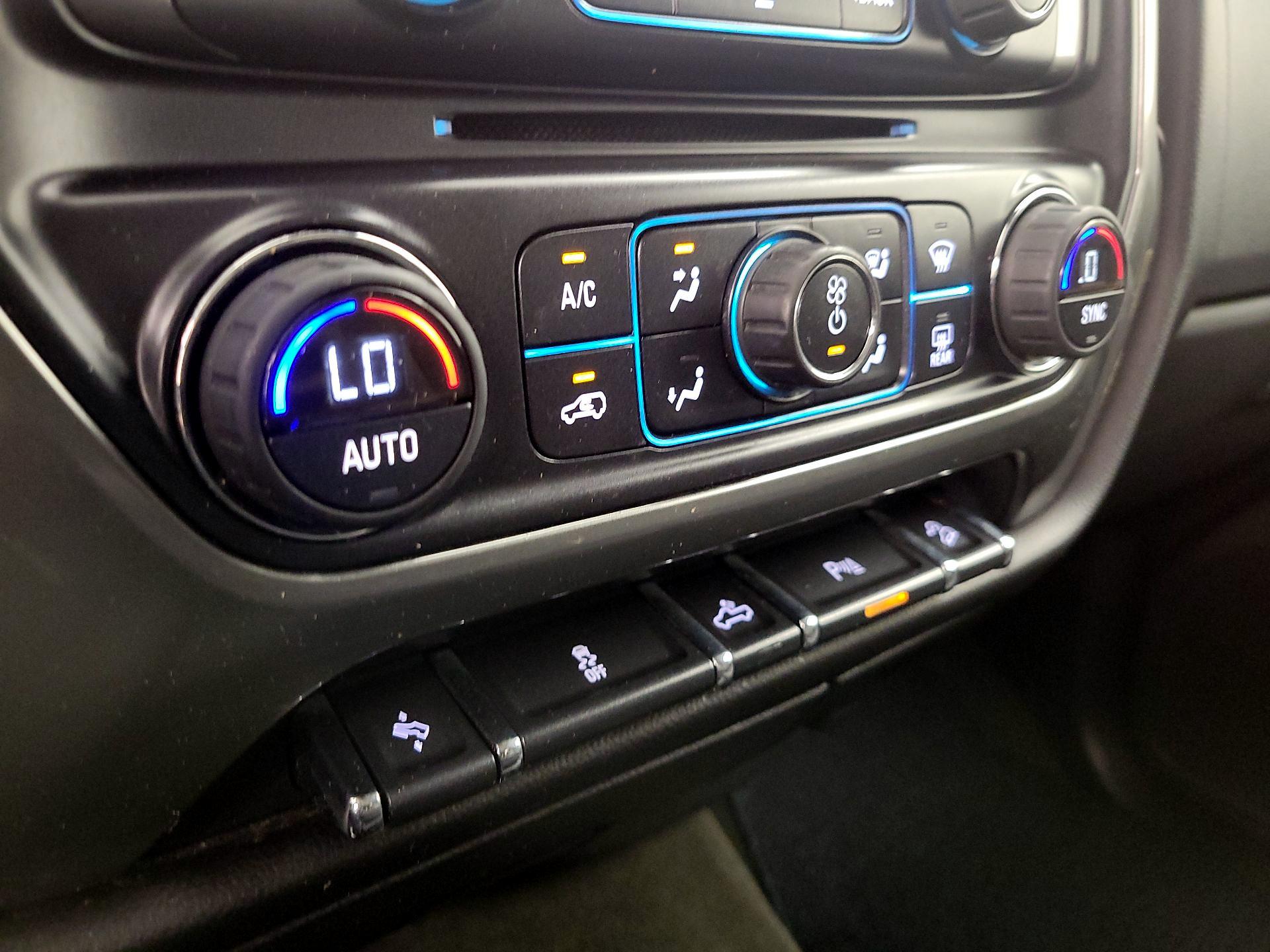Thumbnail: 2015 Chevrolet Silverado 1500 - 16
