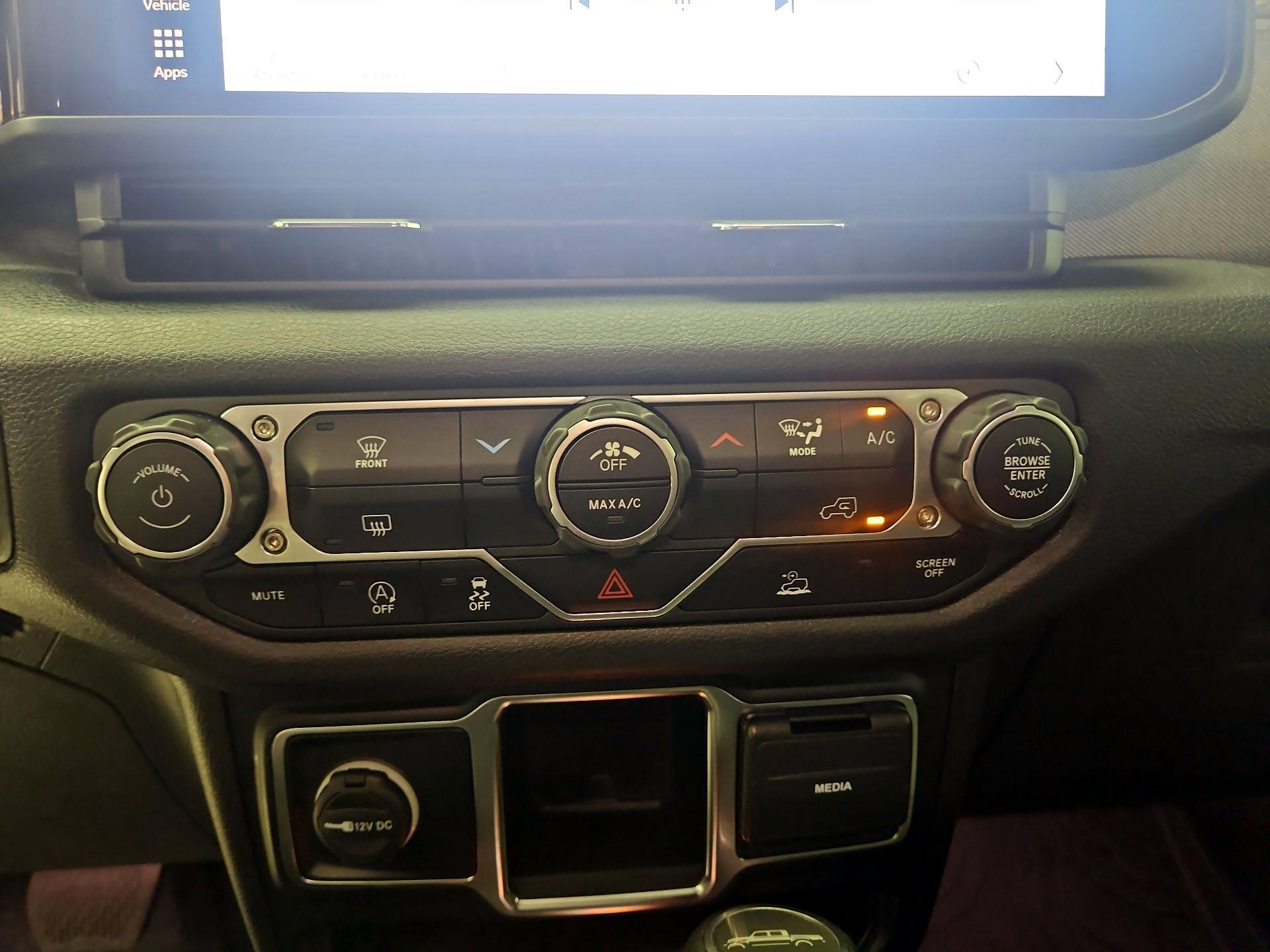 Thumbnail: 2024 Jeep Gladiator - 14