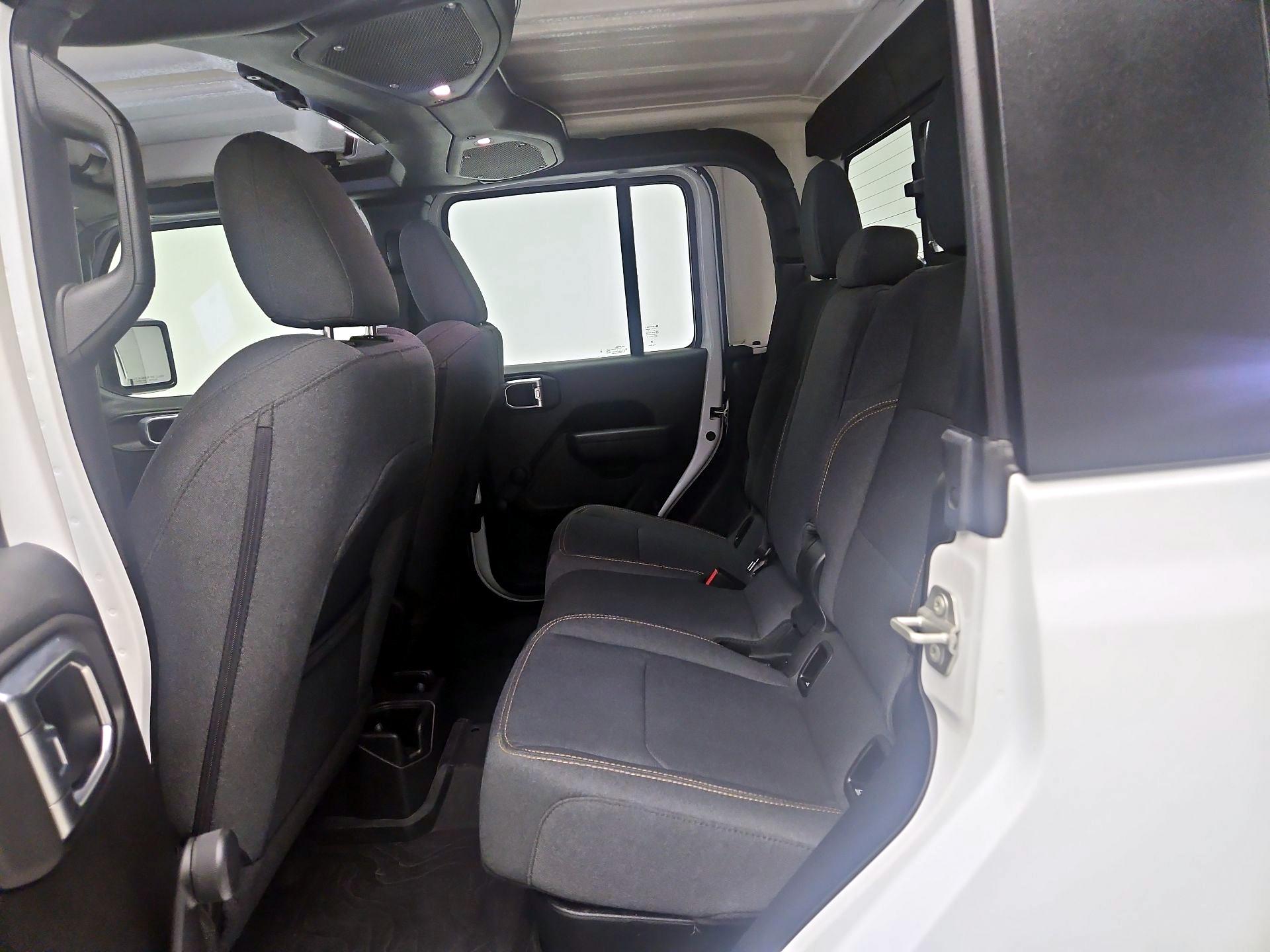 Thumbnail: 2024 Jeep Gladiator - 17
