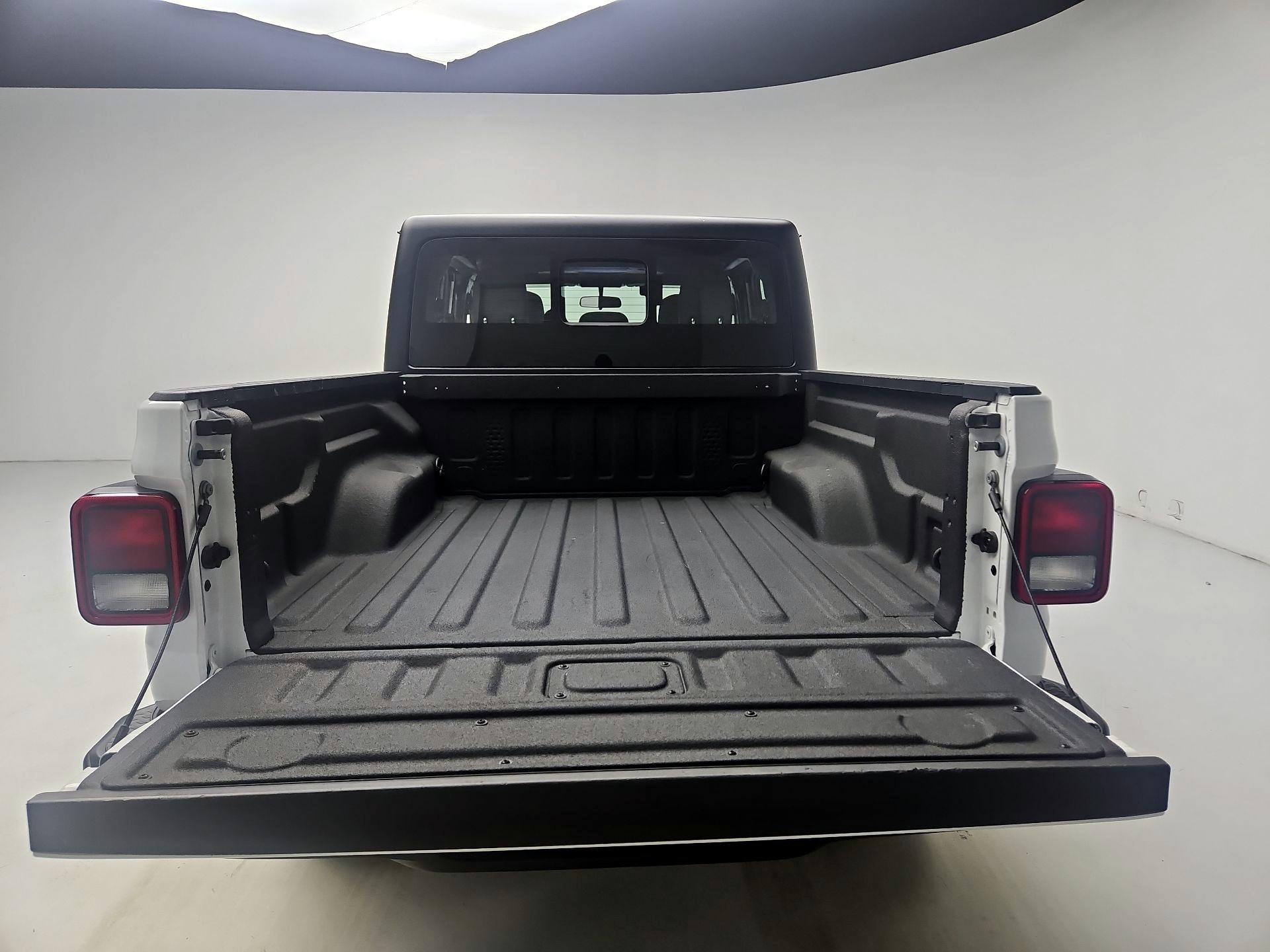Thumbnail: 2024 Jeep Gladiator - 18