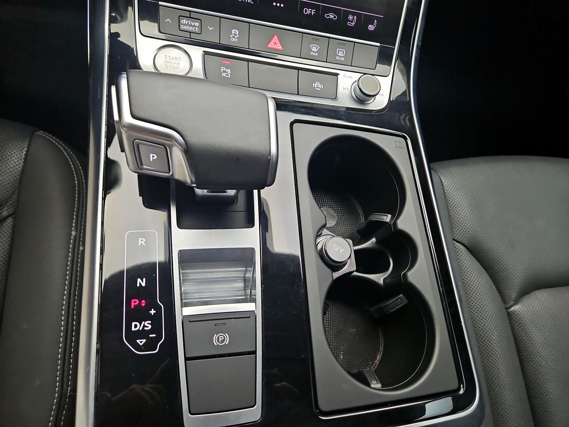 Thumbnail: 2020 Audi Q8 - 16