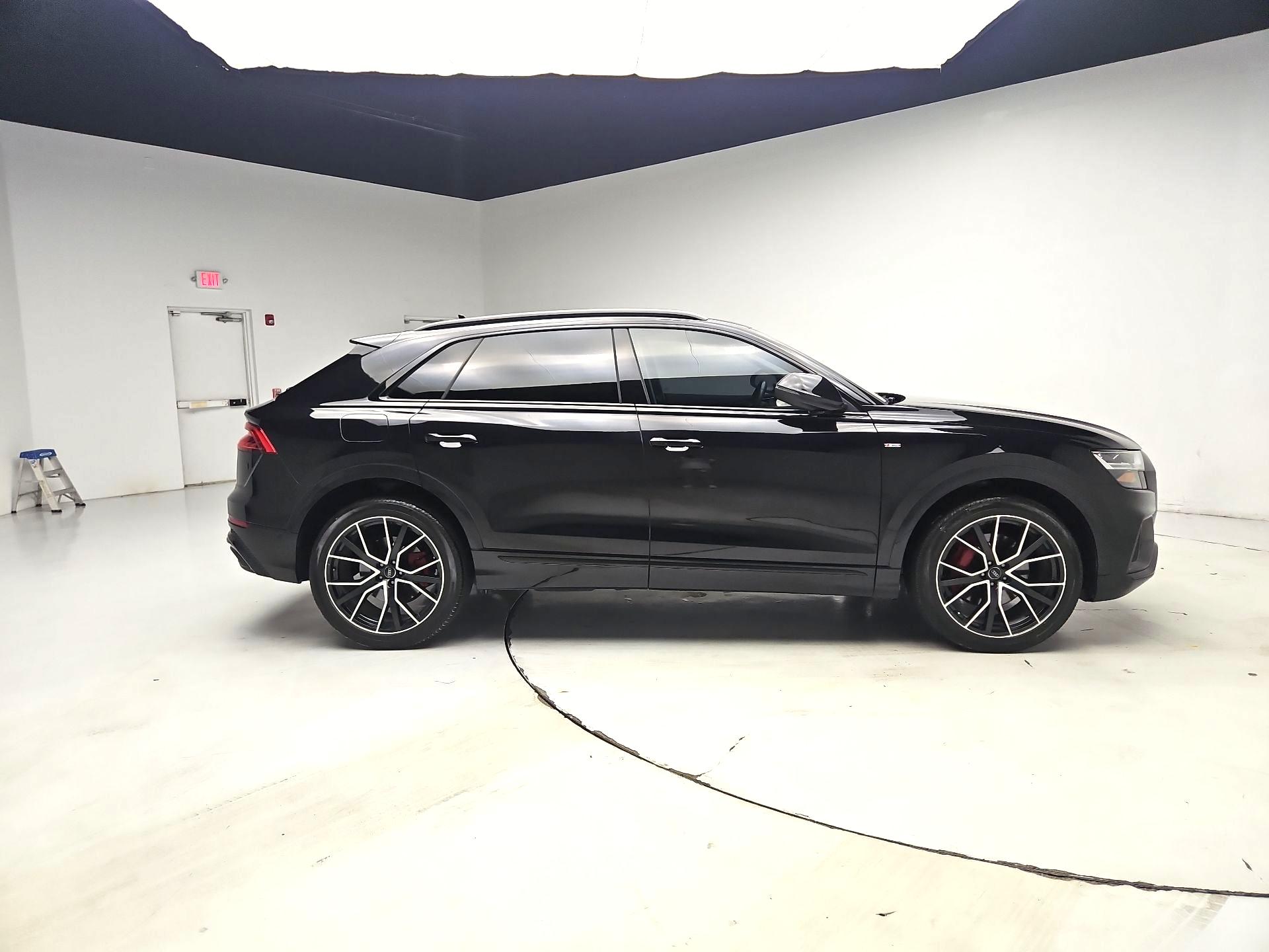 Thumbnail: 2020 Audi Q8 - 4