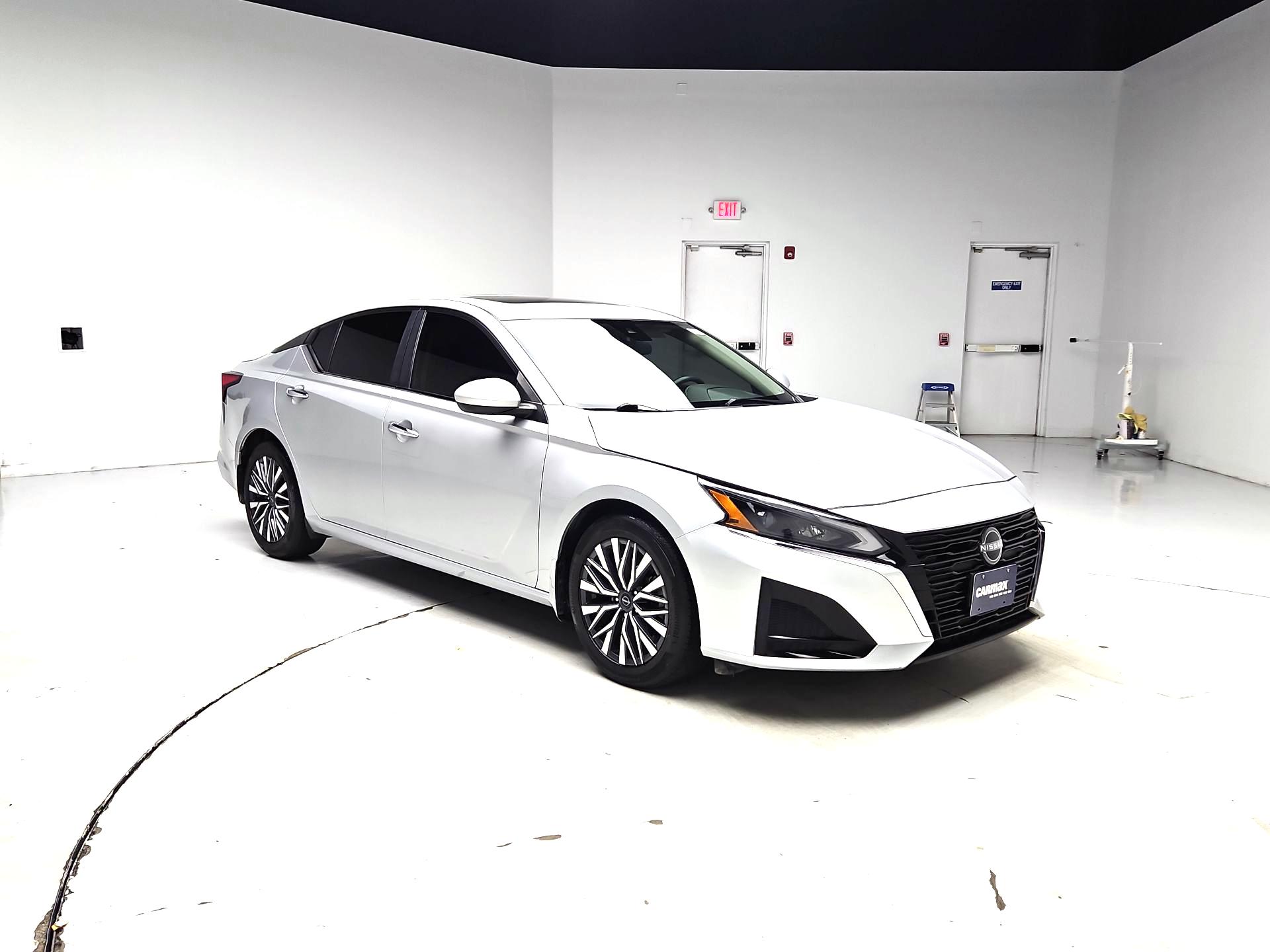 Thumbnail: 2023 Nissan Altima - 1
