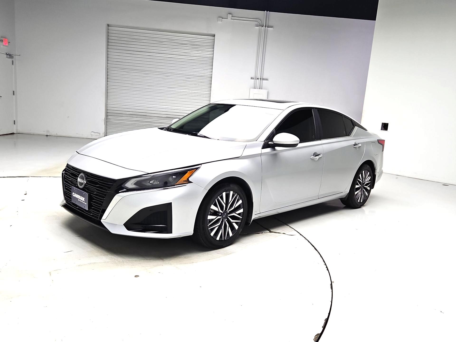 Thumbnail: 2023 Nissan Altima - 3